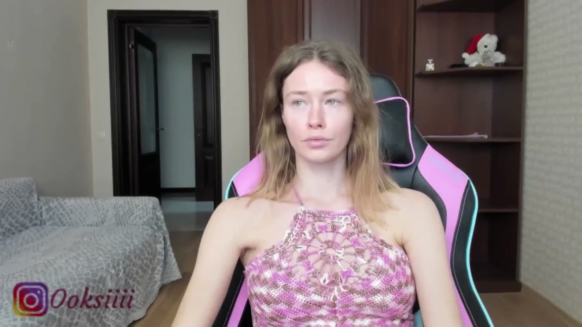 Gallery image thumbnail from Oksanafedorov's myfreecams stream on, 05/30/2024, 11:58 image 9 of 20