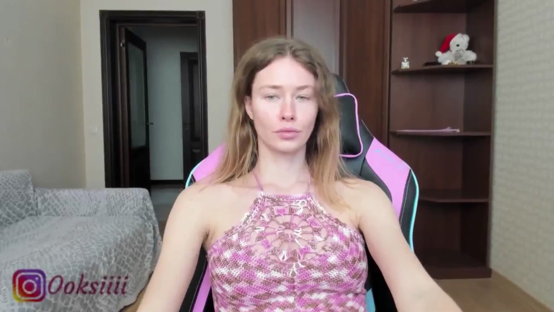 Gallery image thumbnail from Oksanafedorov's myfreecams stream on, 05/30/2024, 11:58 image 7 of 20
