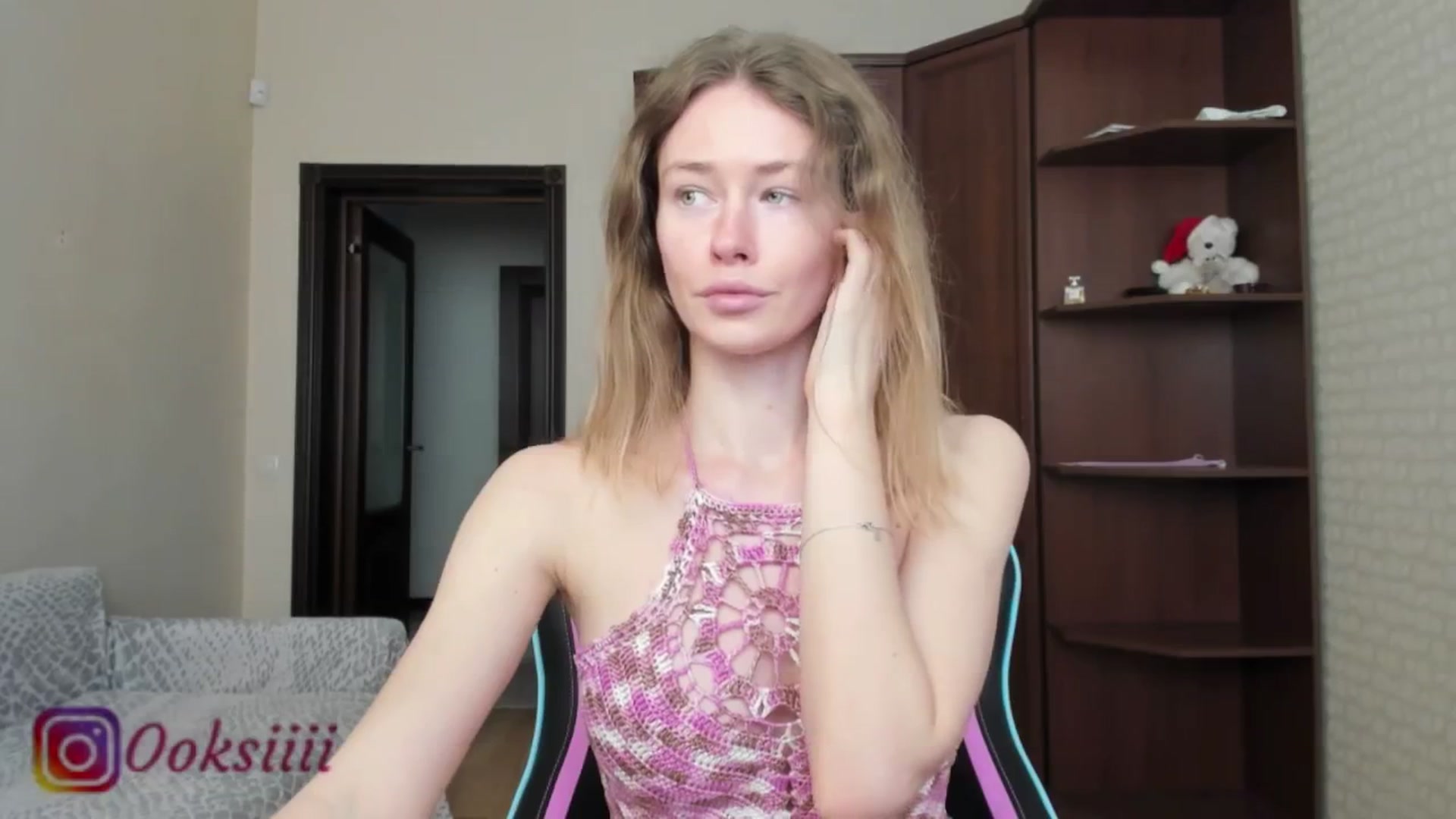 Gallery image thumbnail from Oksanafedorov's myfreecams stream on, 05/30/2024, 11:58 image 5 of 20