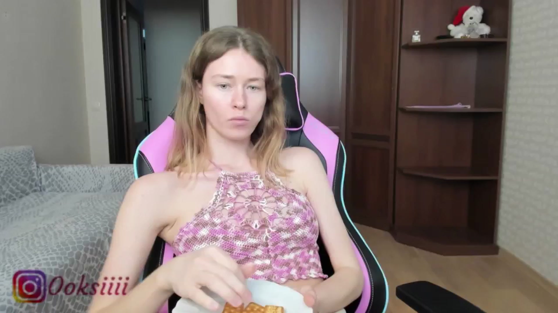 Gallery image thumbnail from Oksanafedorov's myfreecams stream on, 05/30/2024, 14:35 image 8 of 20