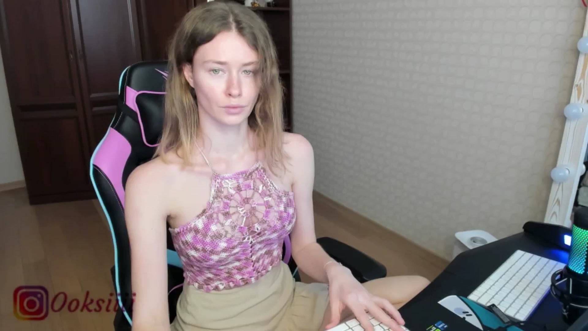 Gallery image thumbnail from Oksanafedorov's myfreecams stream on, 05/30/2024, 14:35 image 19 of 20