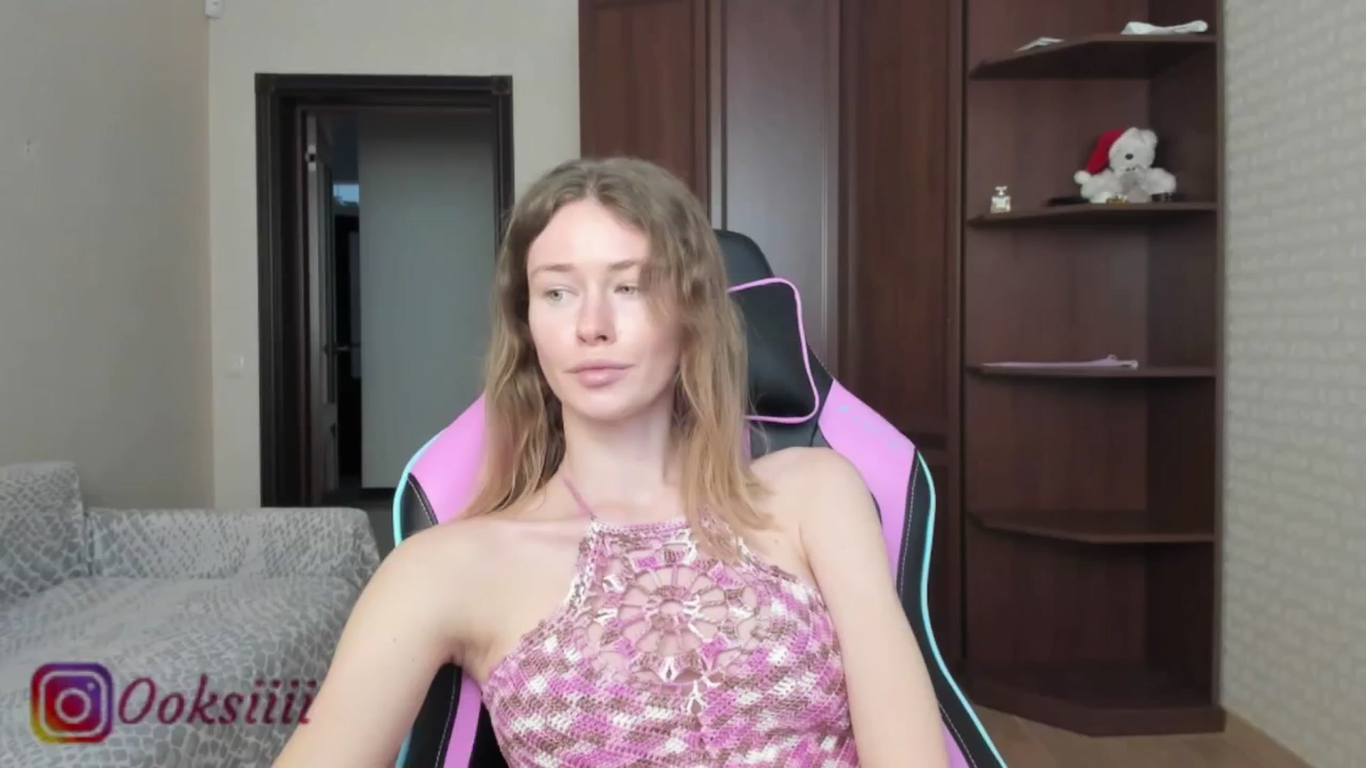 Gallery image thumbnail from Oksanafedorov's myfreecams stream on, 05/30/2024, 14:35 image 6 of 20