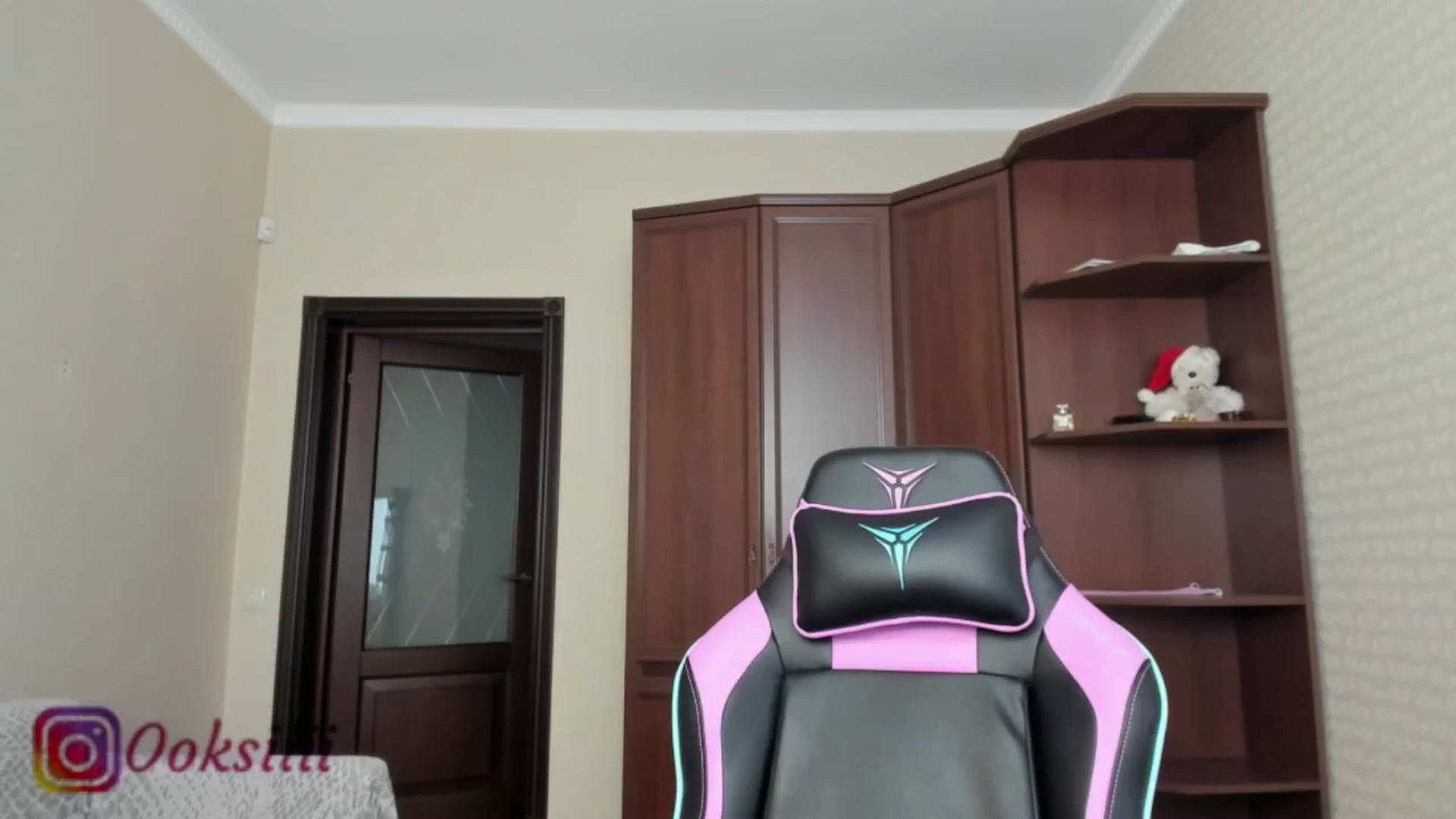 Gallery image thumbnail from Oksanafedorov's myfreecams stream on, 05/30/2024, 14:35 image 7 of 20