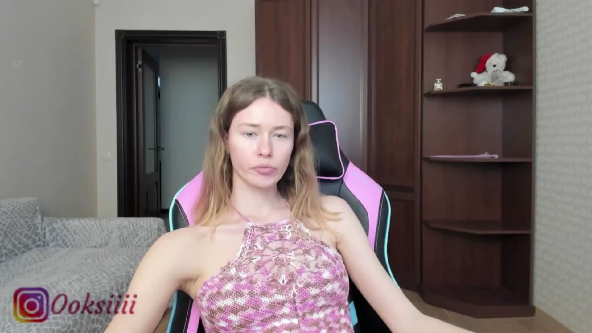 Gallery image thumbnail from Oksanafedorov's myfreecams stream on, 05/30/2024, 14:35 image 10 of 20