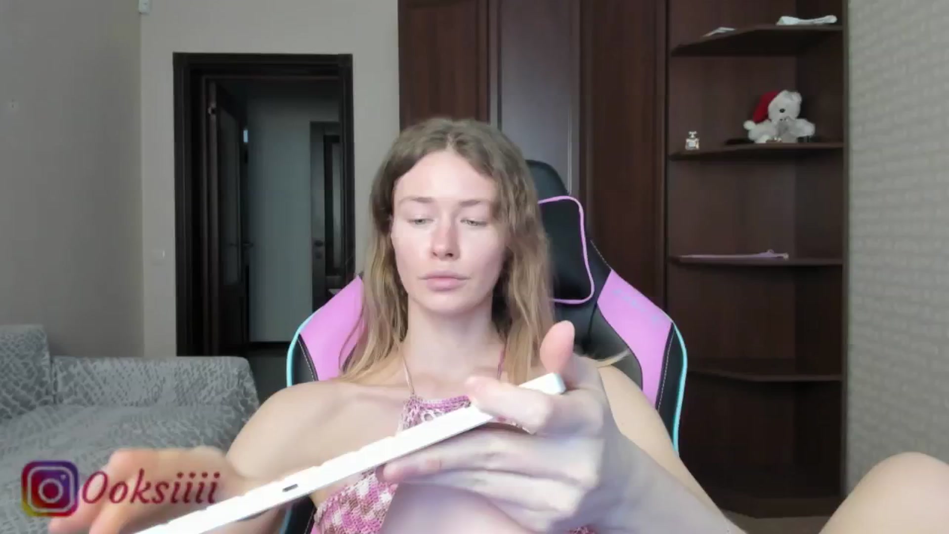 Gallery image thumbnail from Oksanafedorov's myfreecams stream on, 05/30/2024, 14:48 image 17 of 20
