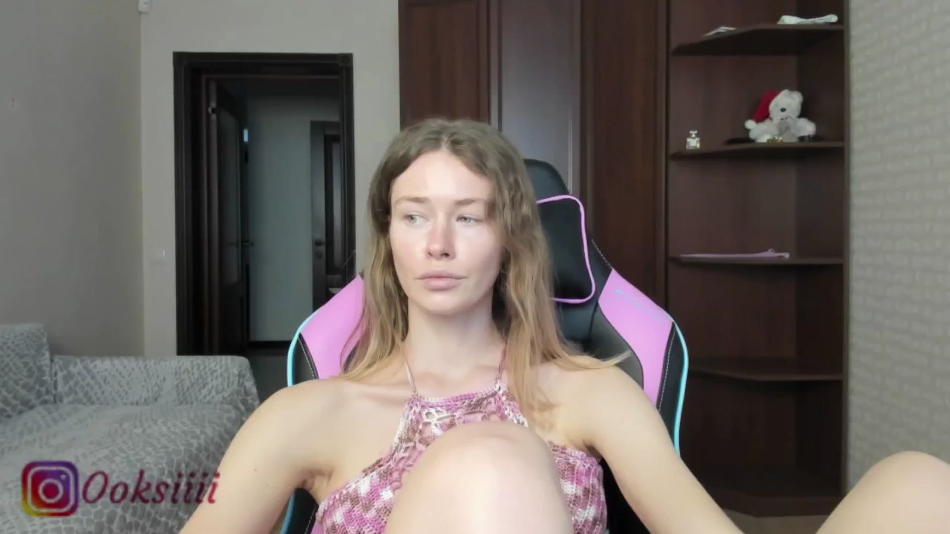 Gallery image thumbnail from Oksanafedorov's myfreecams stream on, 05/30/2024, 14:48 image 18 of 20