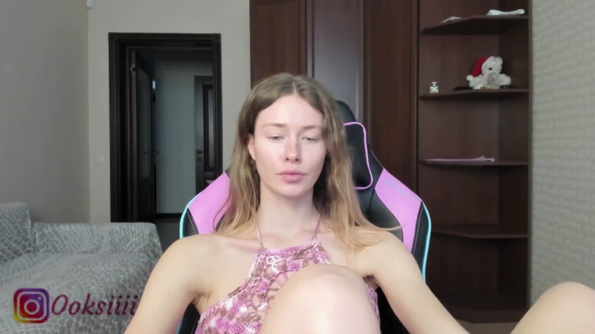 Gallery image thumbnail from Oksanafedorov's myfreecams stream on, 05/30/2024, 14:48 image 15 of 20