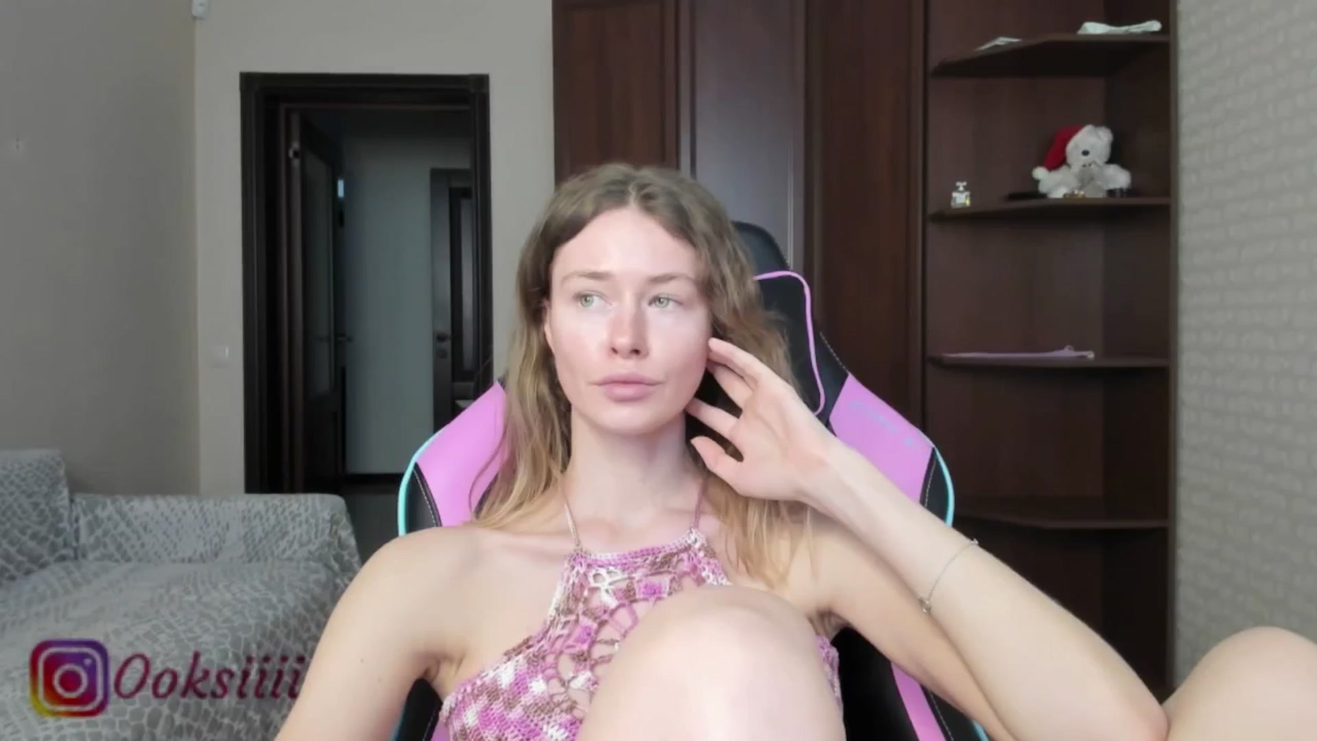 Gallery image thumbnail from Oksanafedorov's myfreecams stream on, 05/30/2024, 14:48 image 14 of 20