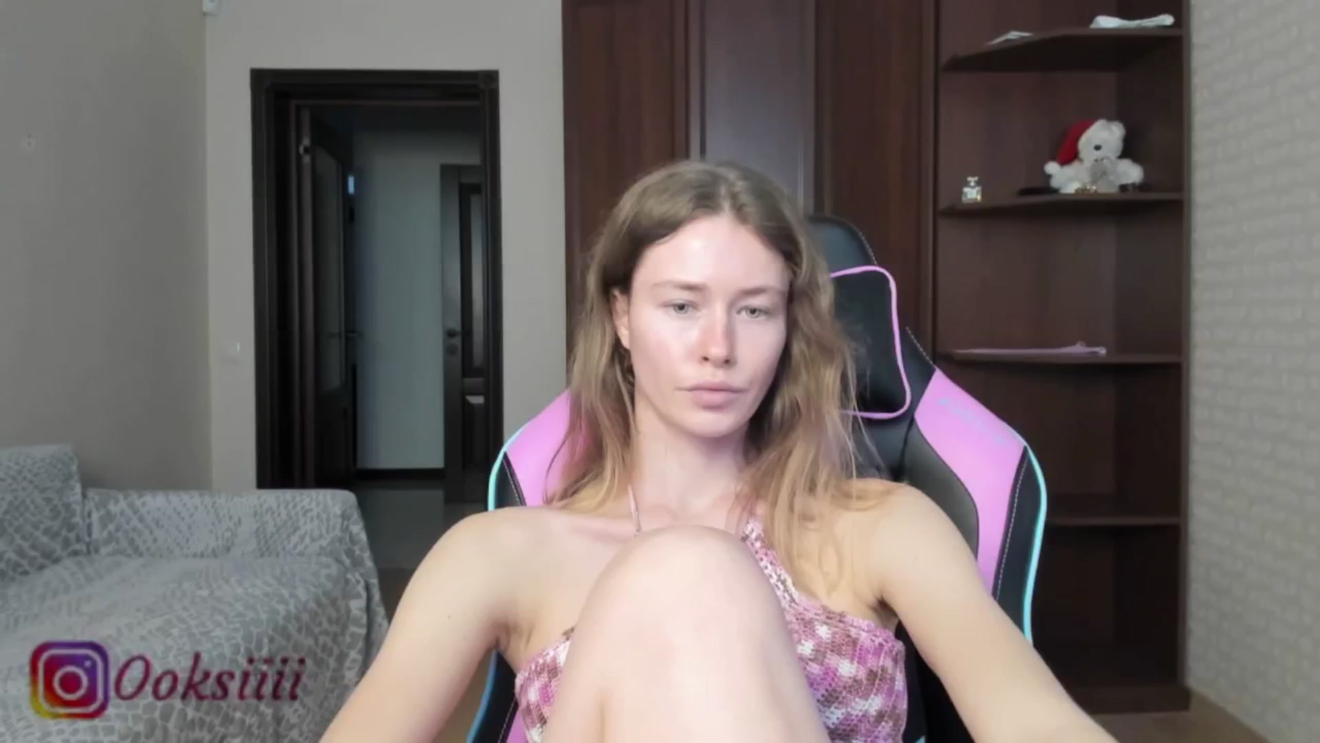 Gallery image thumbnail from Oksanafedorov's myfreecams stream on, 05/30/2024, 15:48 image 18 of 20