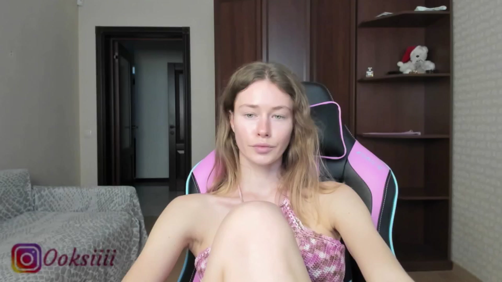 Gallery image thumbnail from Oksanafedorov's myfreecams stream on, 05/30/2024, 15:48 image 17 of 20