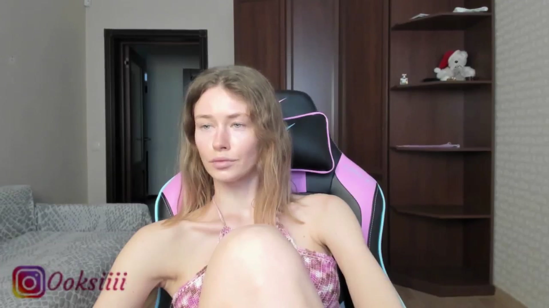 Gallery image thumbnail from Oksanafedorov's myfreecams stream on, 05/30/2024, 15:48 image 15 of 20