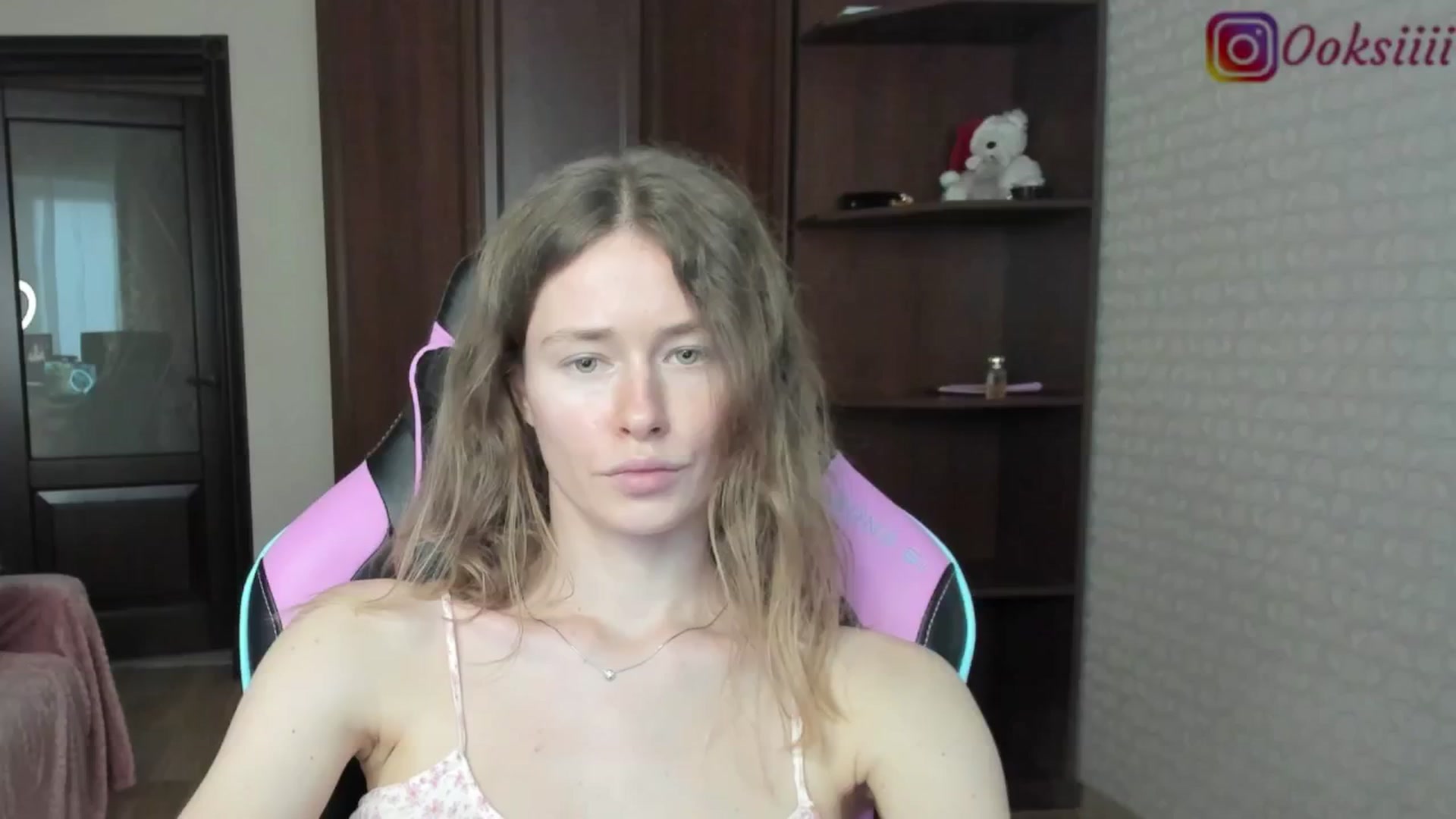 Gallery image thumbnail from Oksanafedorov's myfreecams stream on, 06/18/2024, 16:24 image 19 of 20