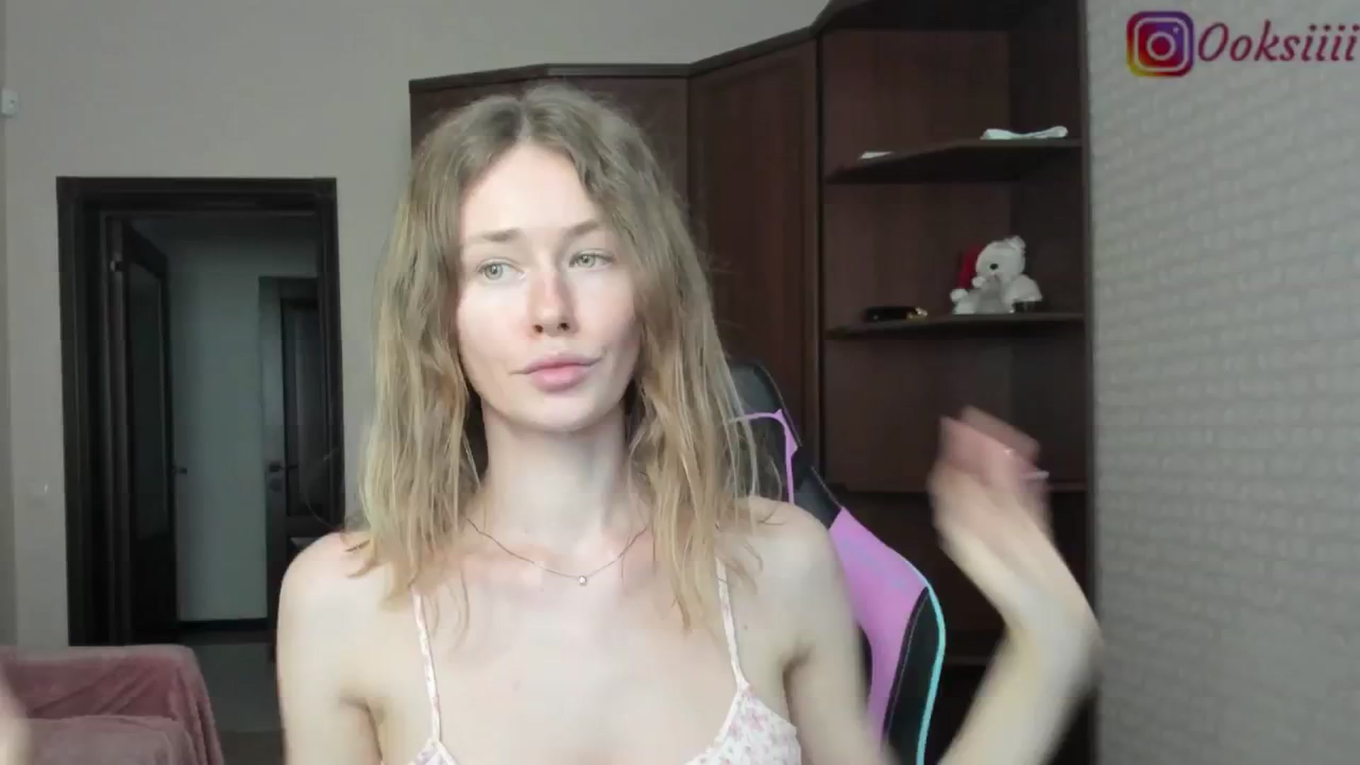 Gallery image thumbnail from Oksanafedorov's myfreecams stream on, 06/18/2024, 16:24 image 6 of 20