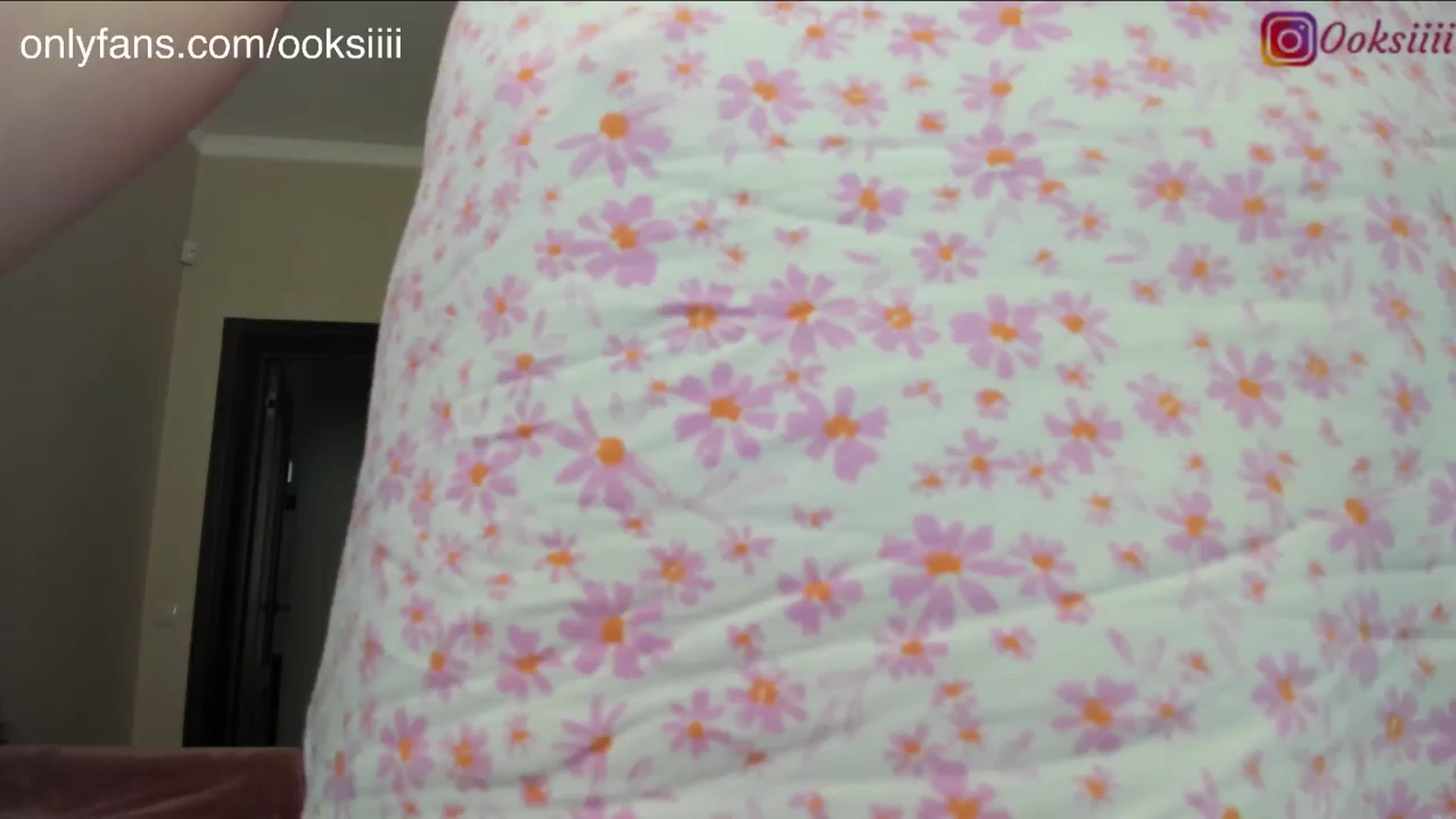 Gallery image thumbnail from Oksanafedorov's myfreecams stream on, 06/20/2024, 14:11 image 4 of 20