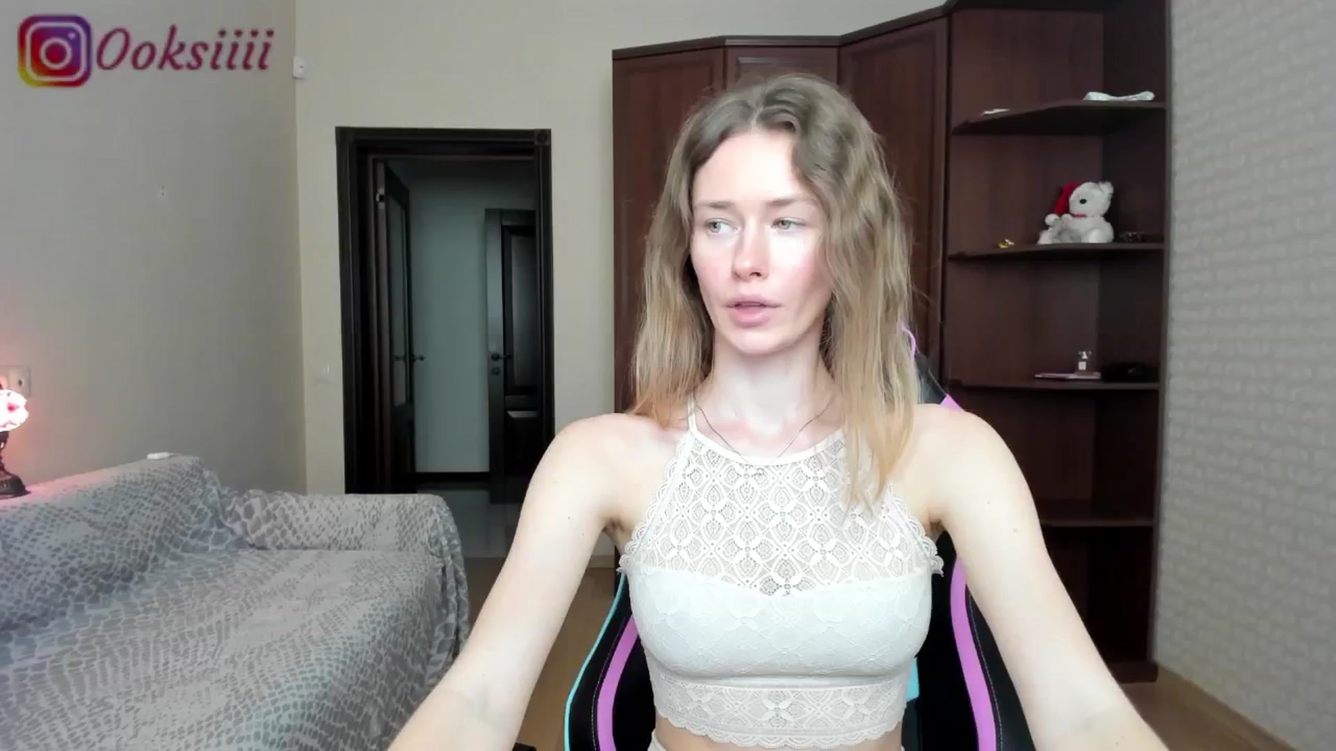 Gallery image thumbnail from Oksanafedorov's myfreecams stream on, 06/29/2024, 13:39 image 14 of 20