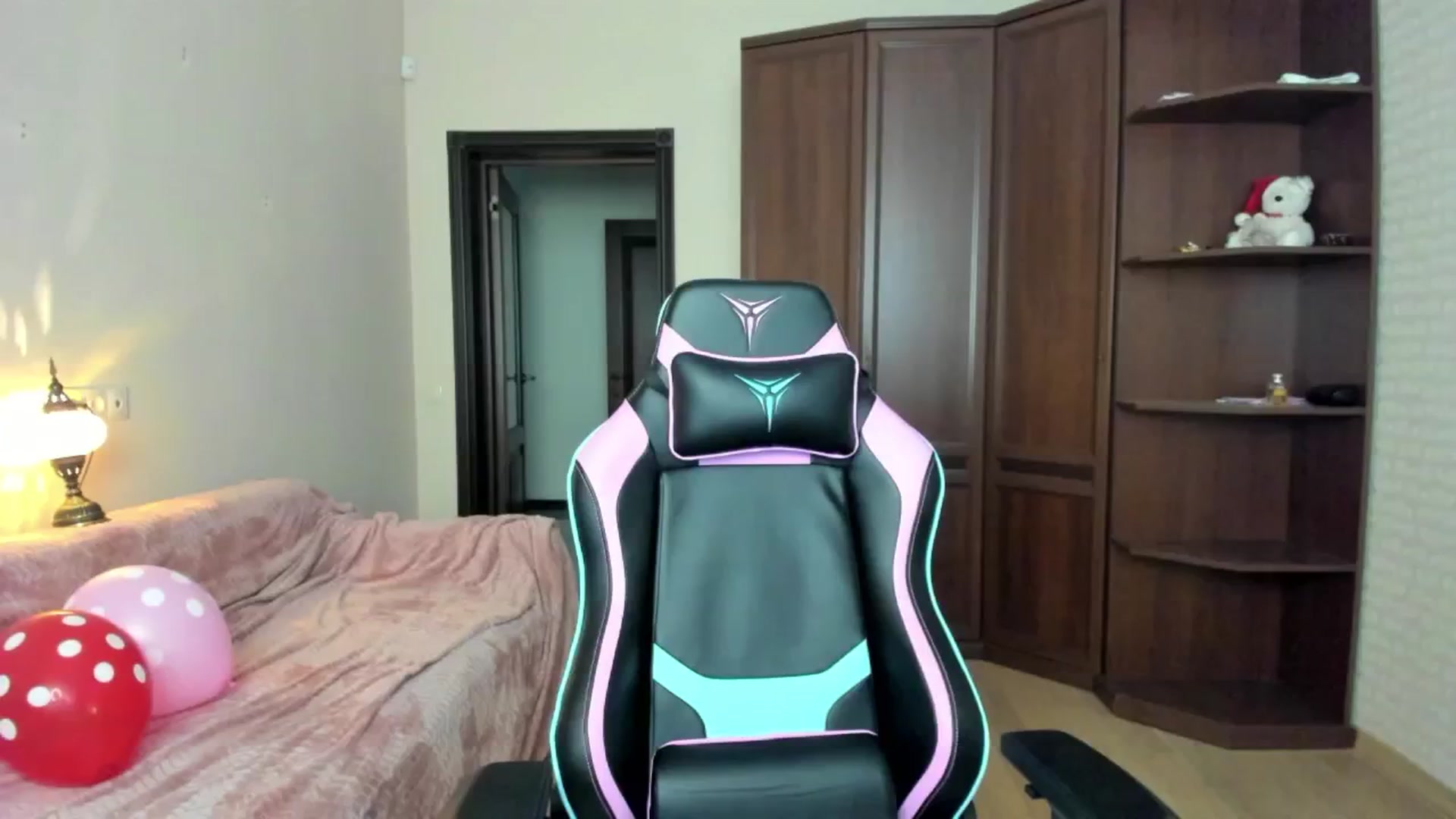 Gallery image thumbnail from Oksanafedorov's myfreecams stream on, 07/28/2024, 16:16 image 7 of 20
