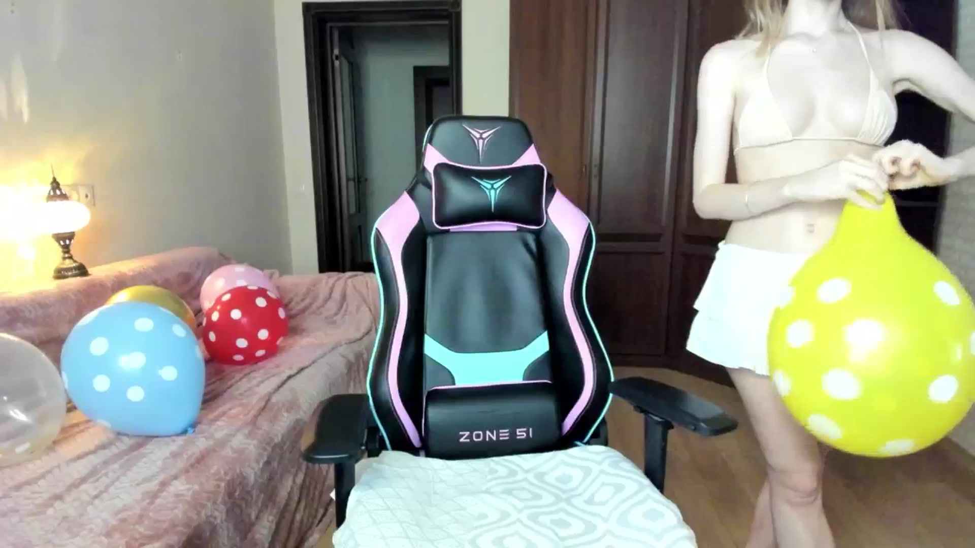 Gallery image thumbnail from Oksanafedorov's myfreecams stream on, 07/28/2024, 16:49 image 17 of 20