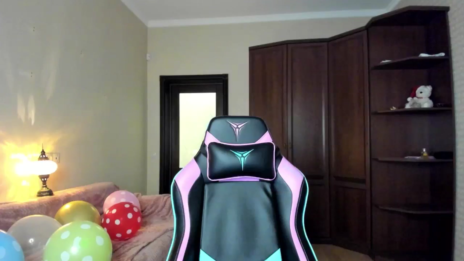 Gallery image thumbnail from Oksanafedorov's myfreecams stream on, 07/28/2024, 18:59 image 3 of 20