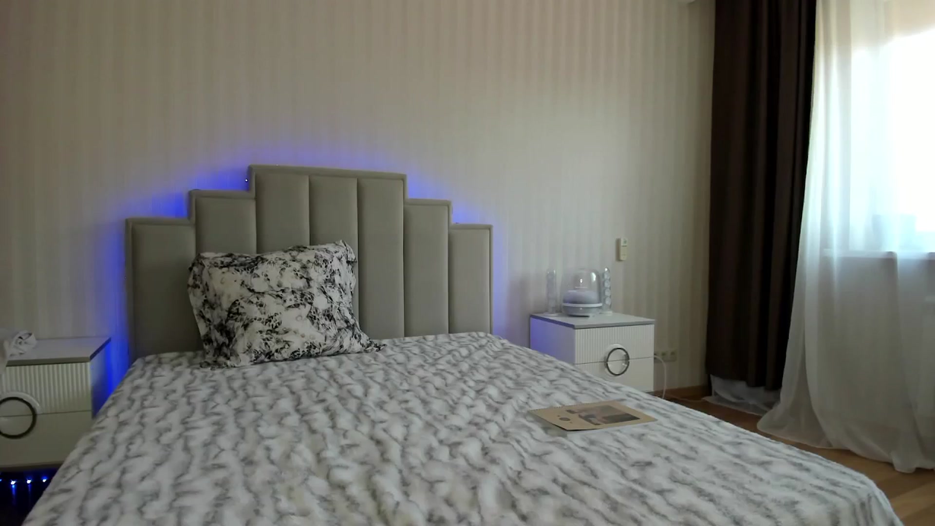 Gallery image thumbnail from Oksanafedorov's myfreecams stream on, 02/09/2025, 10:33 image 11 of 20