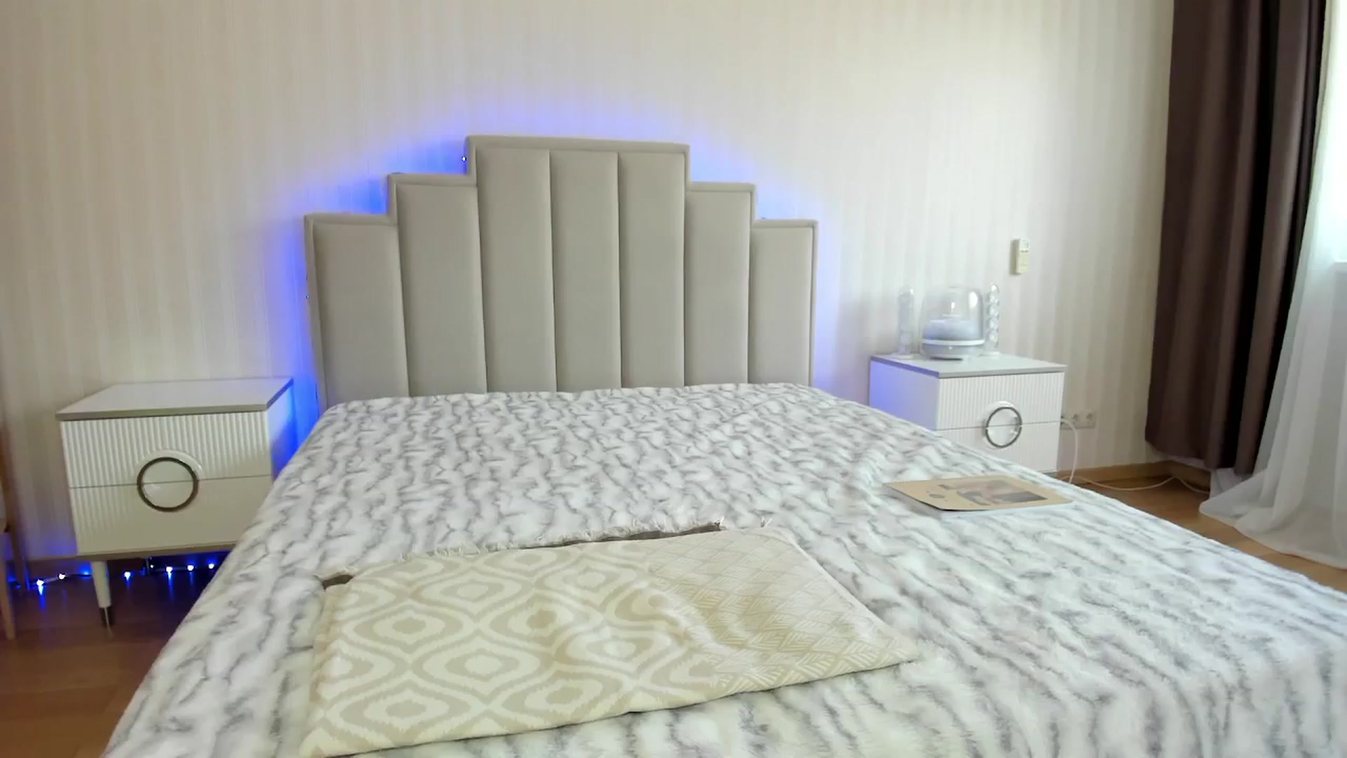 Gallery image thumbnail from Oksanafedorov's myfreecams stream on, 02/10/2025, 11:23 image 18 of 20