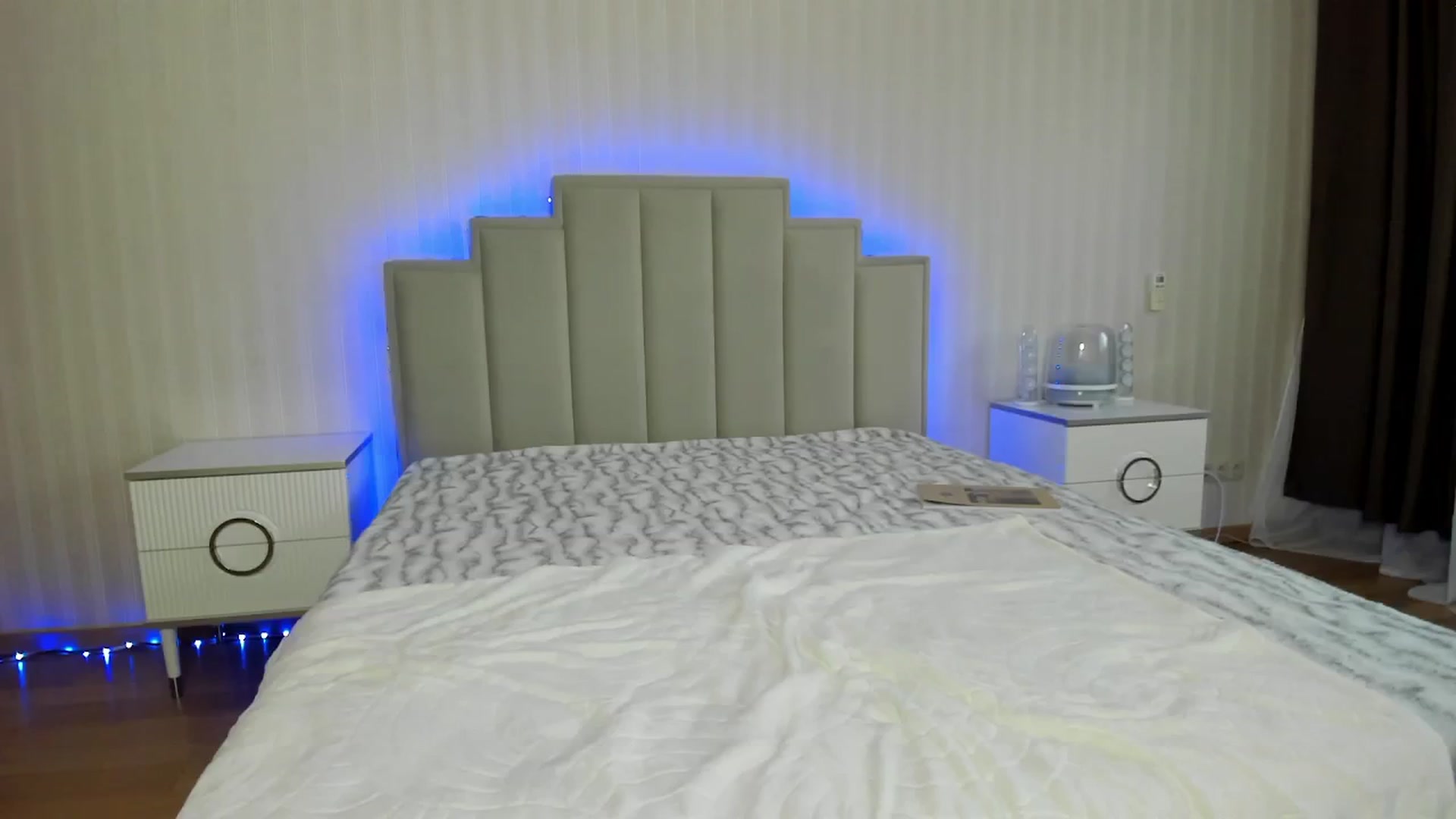 Gallery image thumbnail from Oksanafedorov's myfreecams stream on, 02/15/2025, 14:29 image 18 of 20
