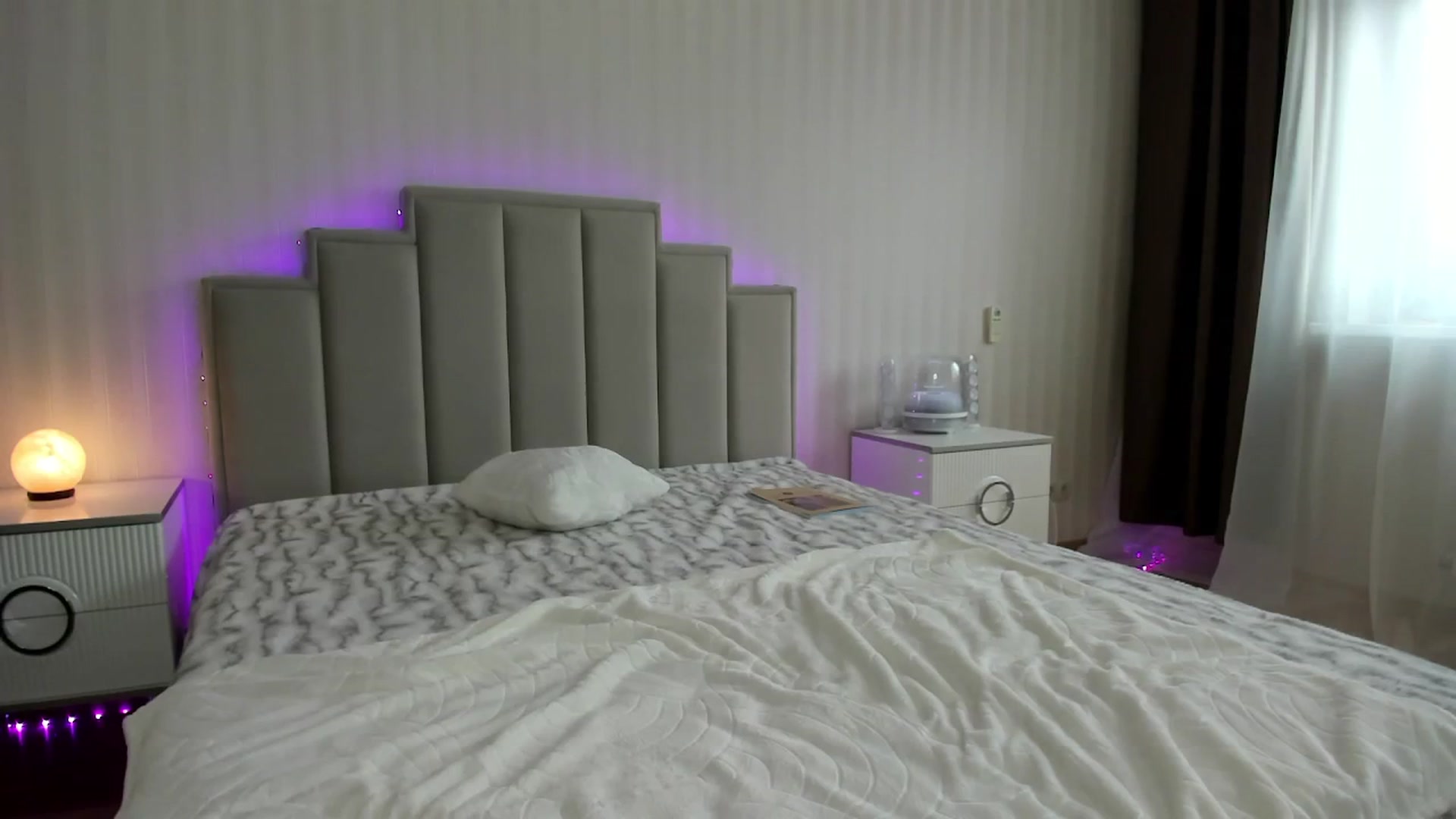 Gallery image thumbnail from Oksanafedorov's myfreecams stream on, 03/03/2025, 11:29 image 15 of 20