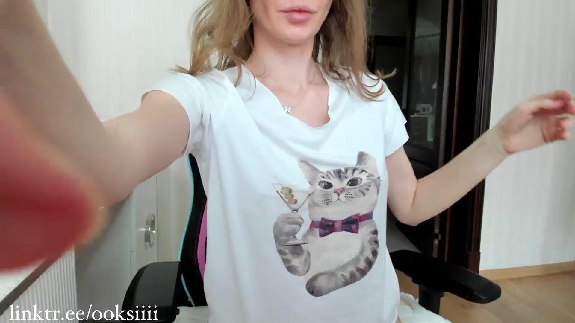 Gallery image thumbnail from Oksanafedorov's myfreecams stream on, 04/11/2025, 12:01 image 15 of 20