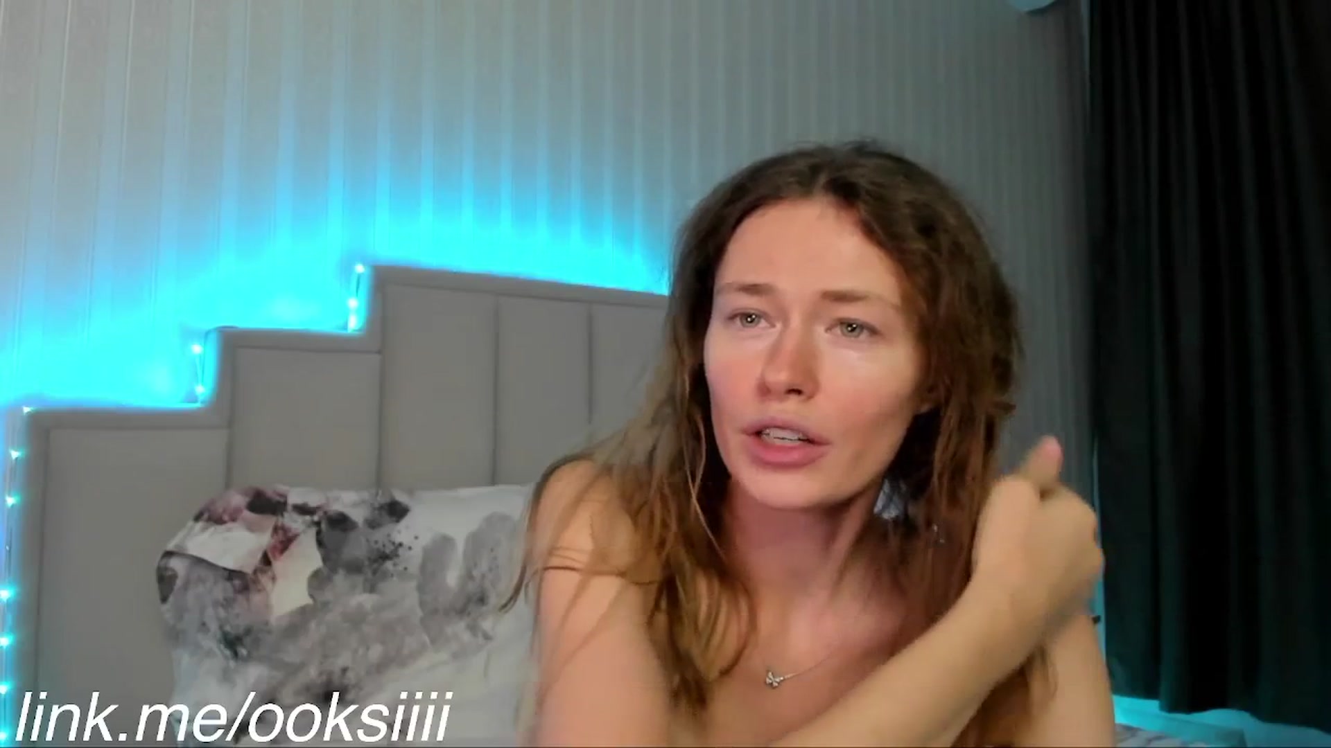 Gallery image thumbnail from Oksanafedorov's myfreecams stream on, 07/30/2025, 24:36 image 16 of 20