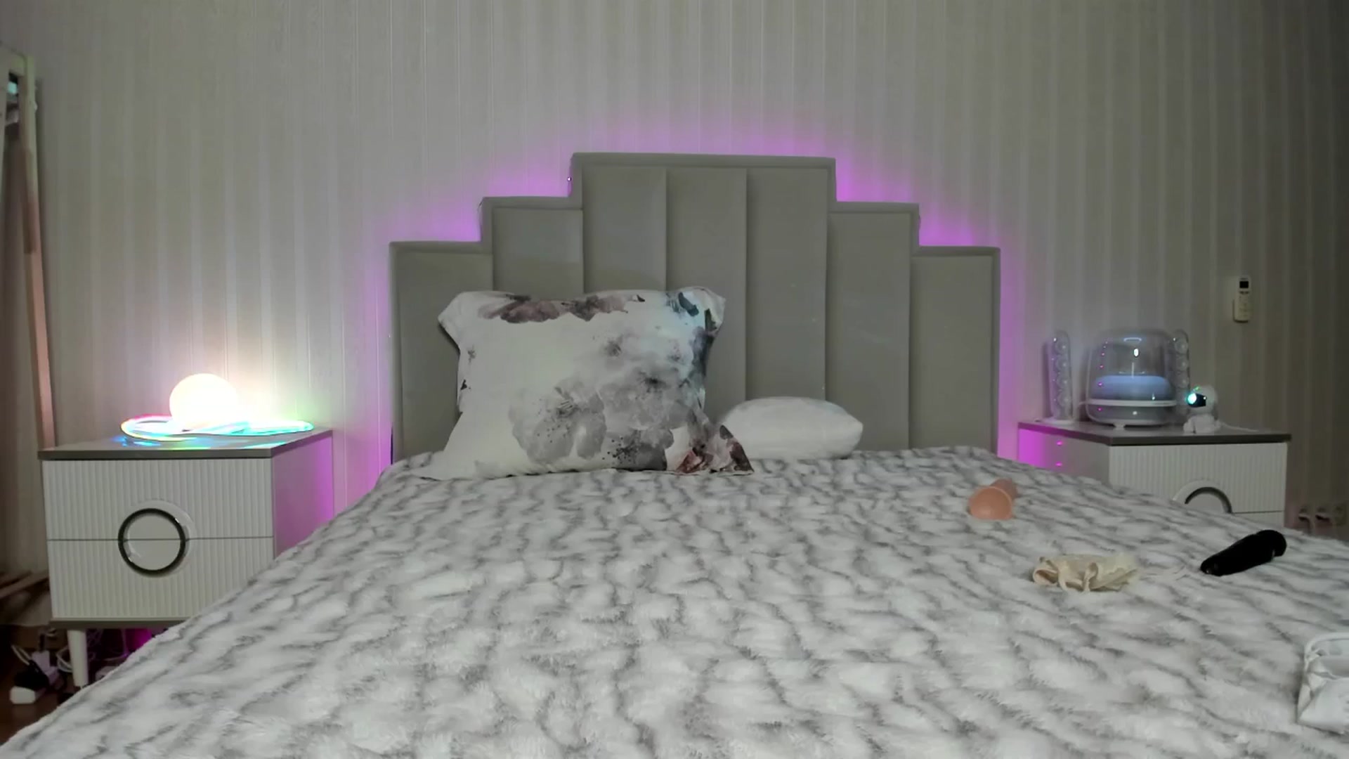 Gallery image thumbnail from Oksanafedorov's myfreecams stream on, 01/21/2026, 18:19 image 9 of 20