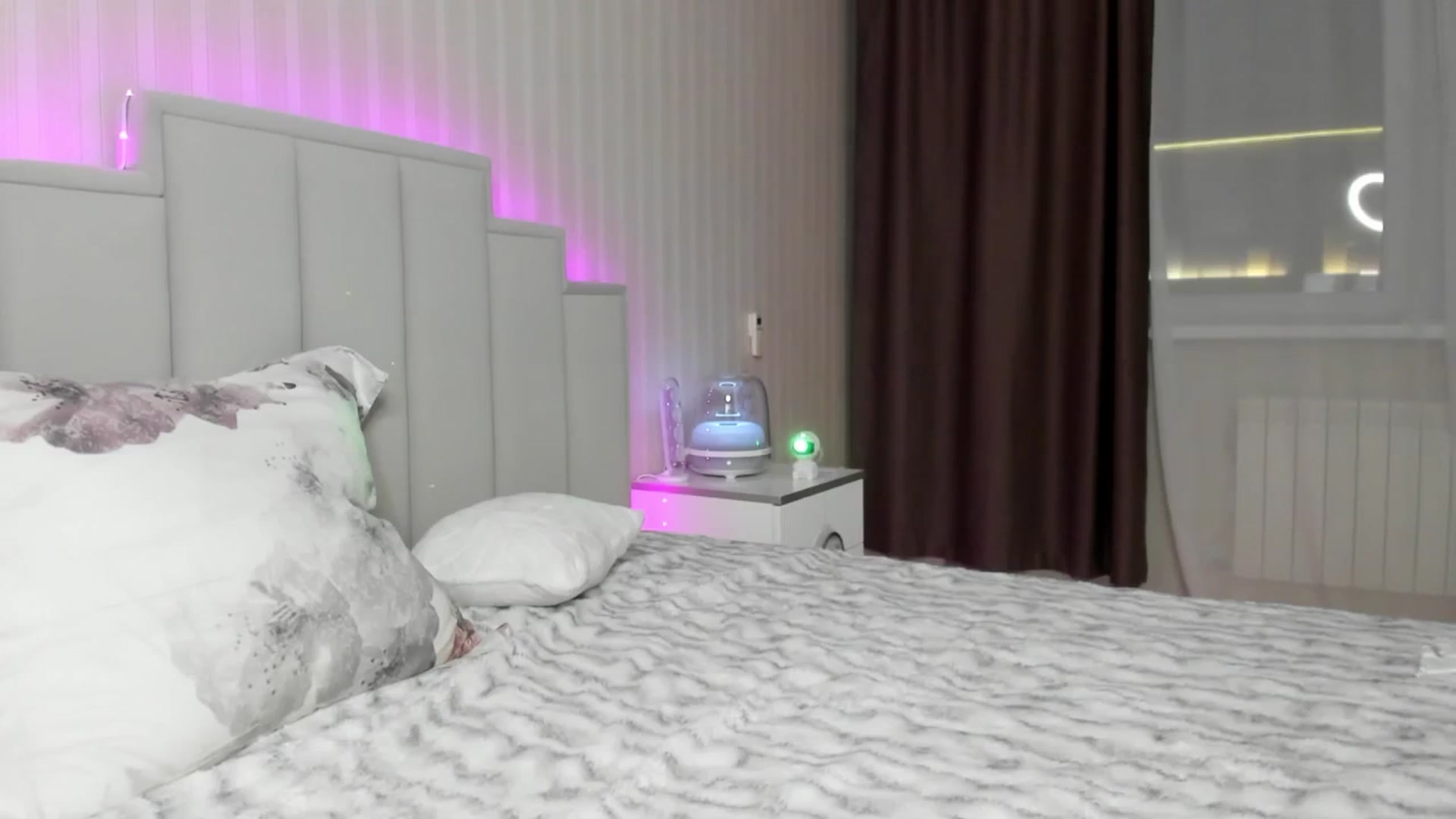 Gallery image thumbnail from Oksanafedorov's myfreecams stream on, 01/22/2026, 17:56 image 18 of 20