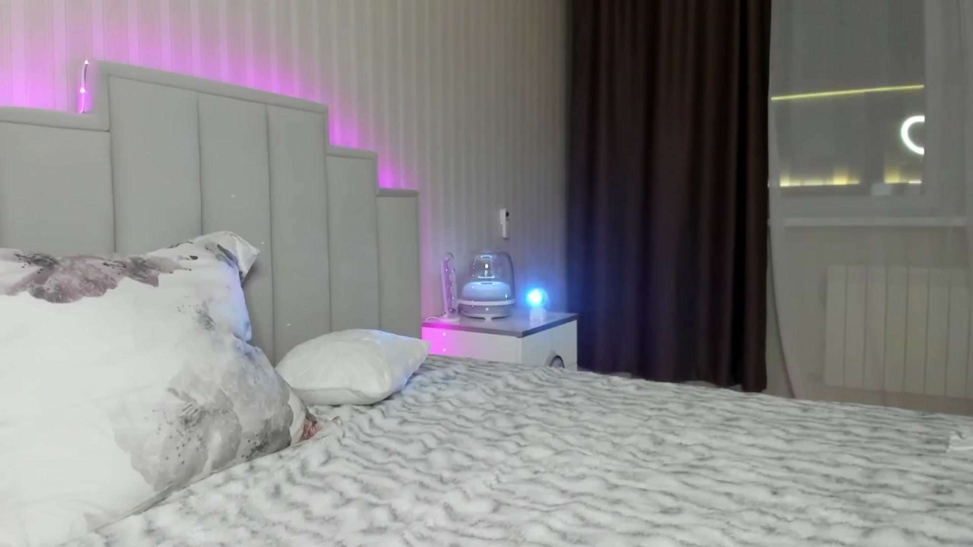 Gallery image thumbnail from Oksanafedorov's myfreecams stream on, 01/22/2026, 17:56 image 17 of 20