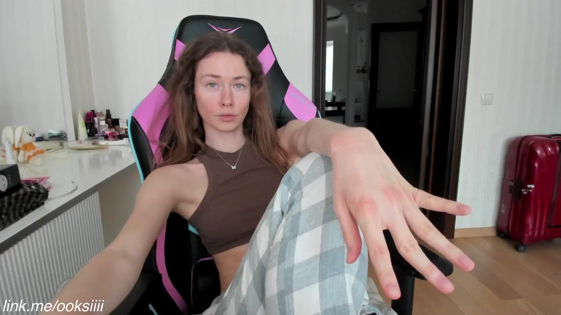 Gallery image thumbnail from Oksanafedorov's myfreecams stream on, 02/02/2026, 11:36 image 19 of 20