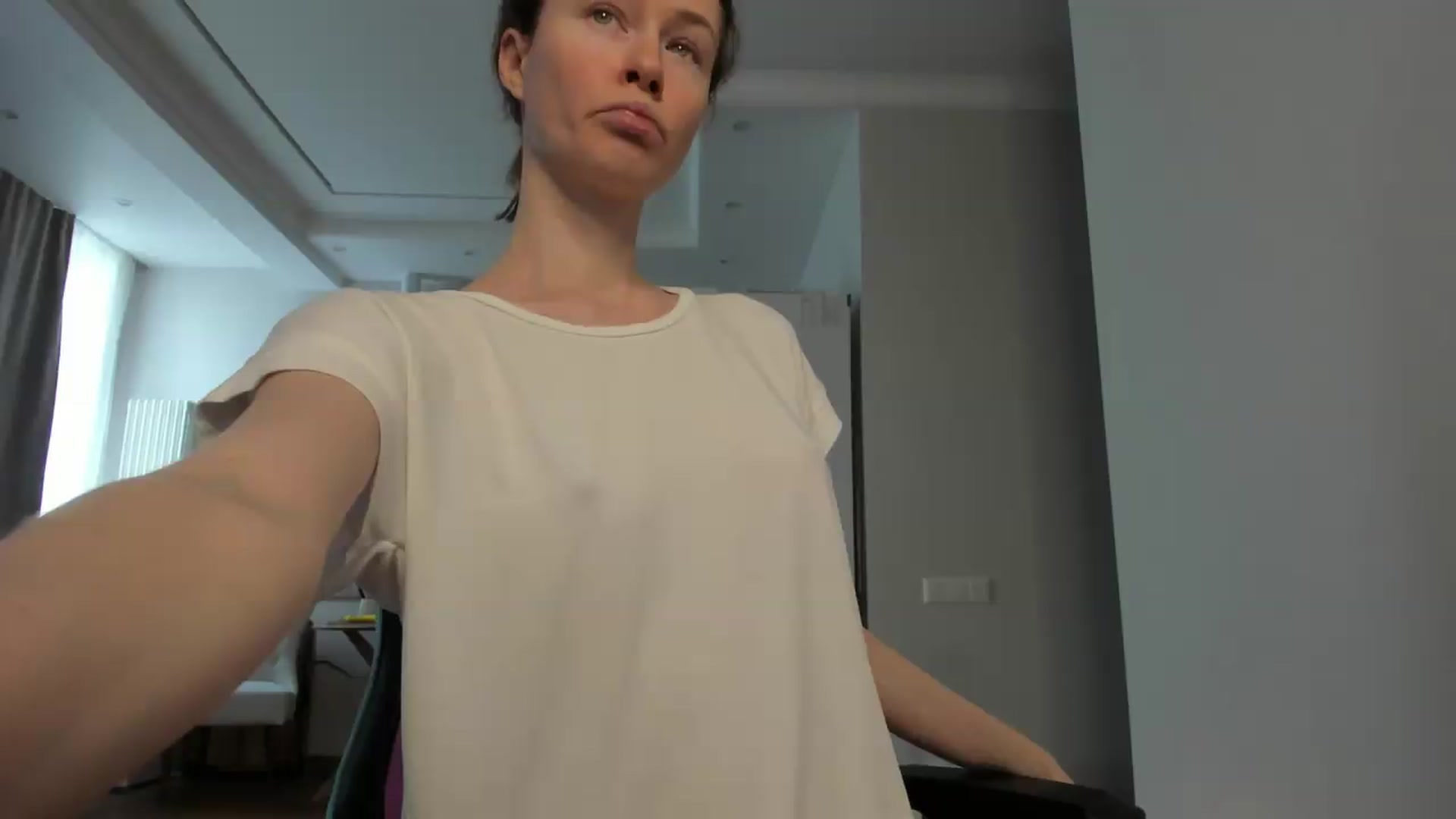 Gallery image thumbnail from Oksanafedorov's myfreecams stream on, 08/20/2026, 10:39 image 1 of 20