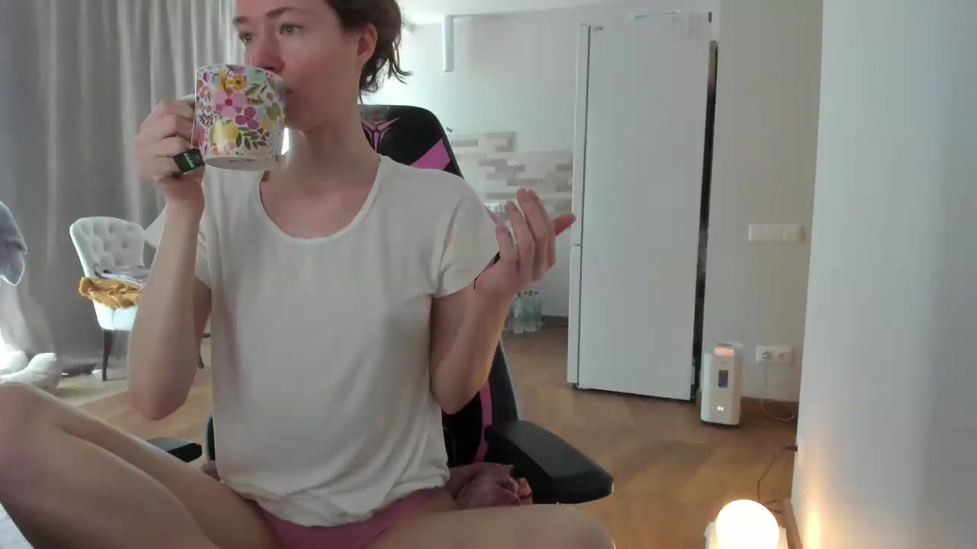 Gallery image thumbnail from Oksanafedorov's myfreecams stream on, 08/22/2026, 11:51 image 5 of 20