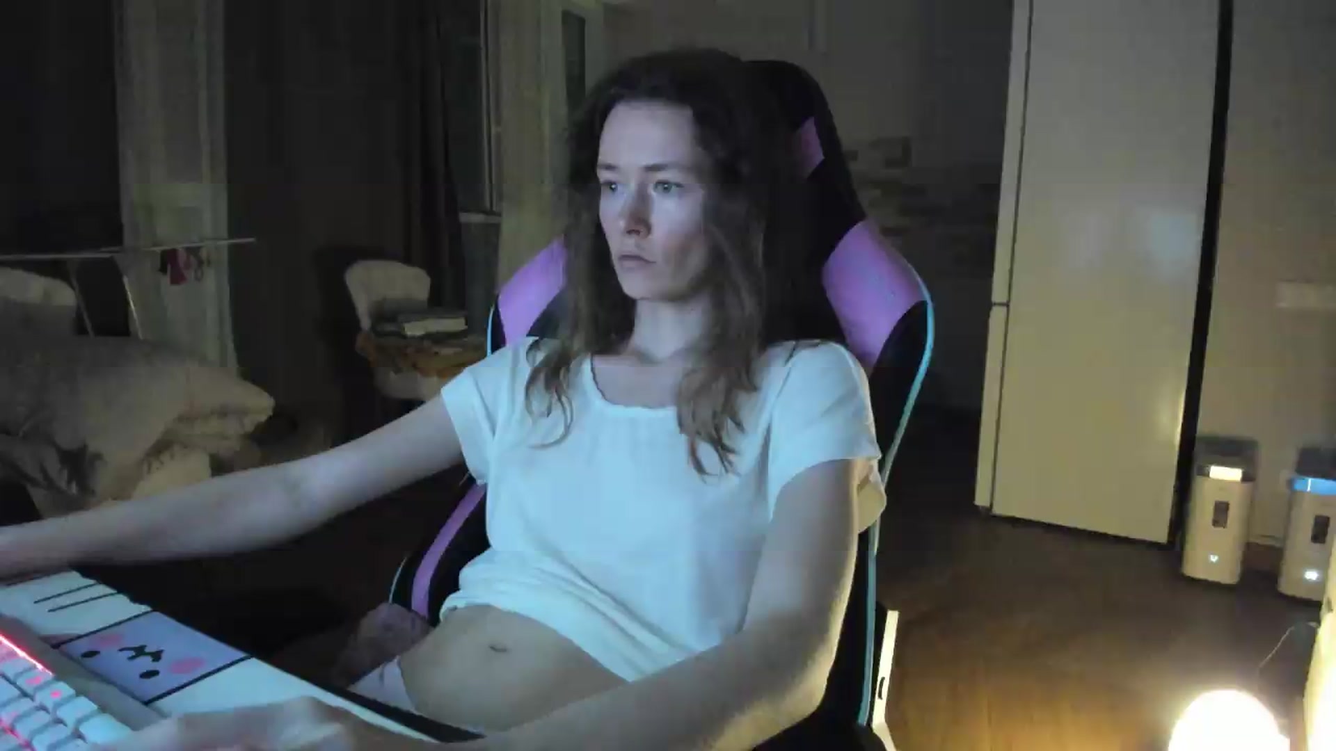 Gallery image thumbnail from Oksanafedorov's myfreecams stream on, 08/23/2026, 21:08 image 9 of 20