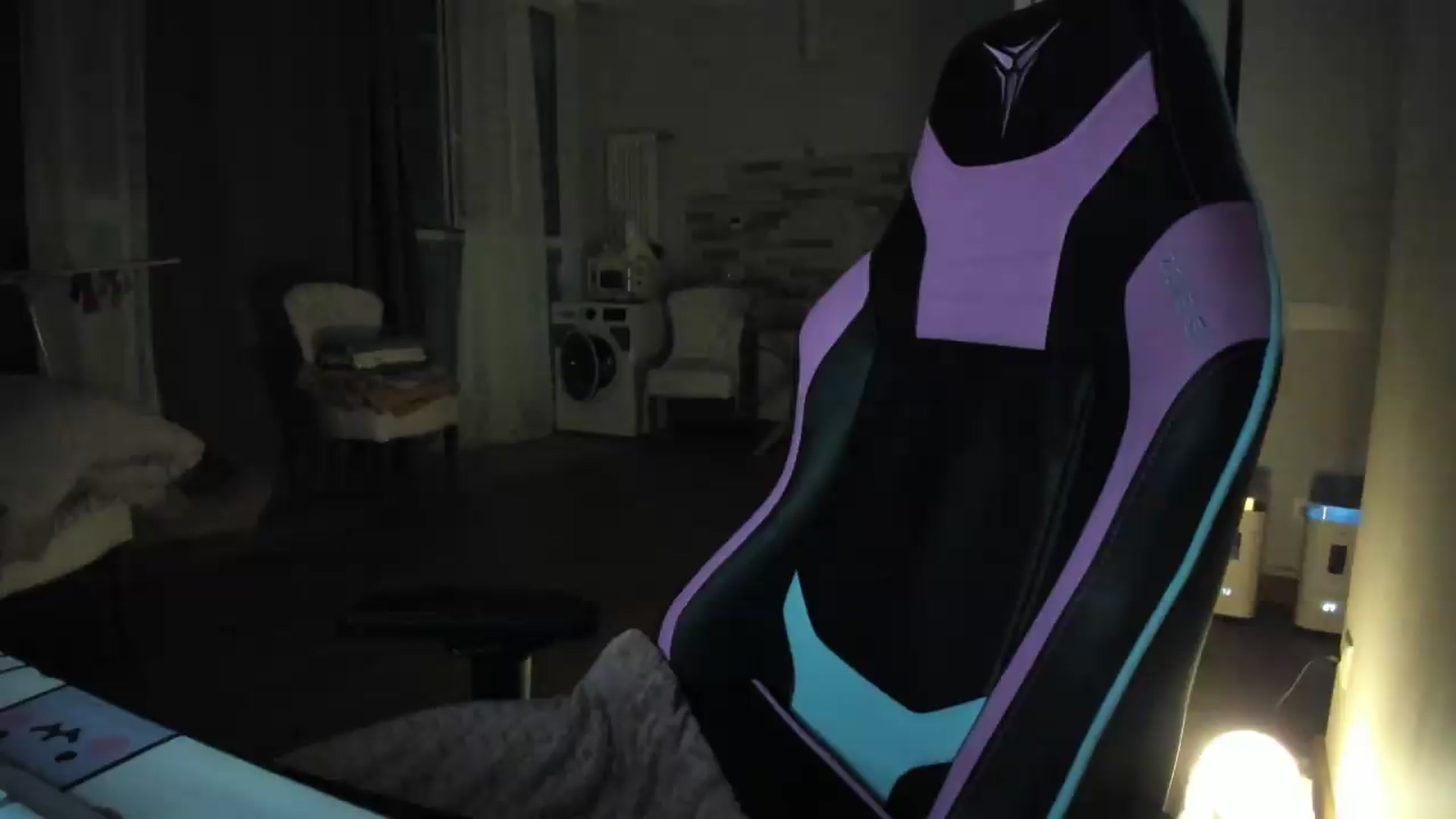 Gallery image thumbnail from Oksanafedorov's myfreecams stream on, 08/23/2026, 21:08 image 18 of 20