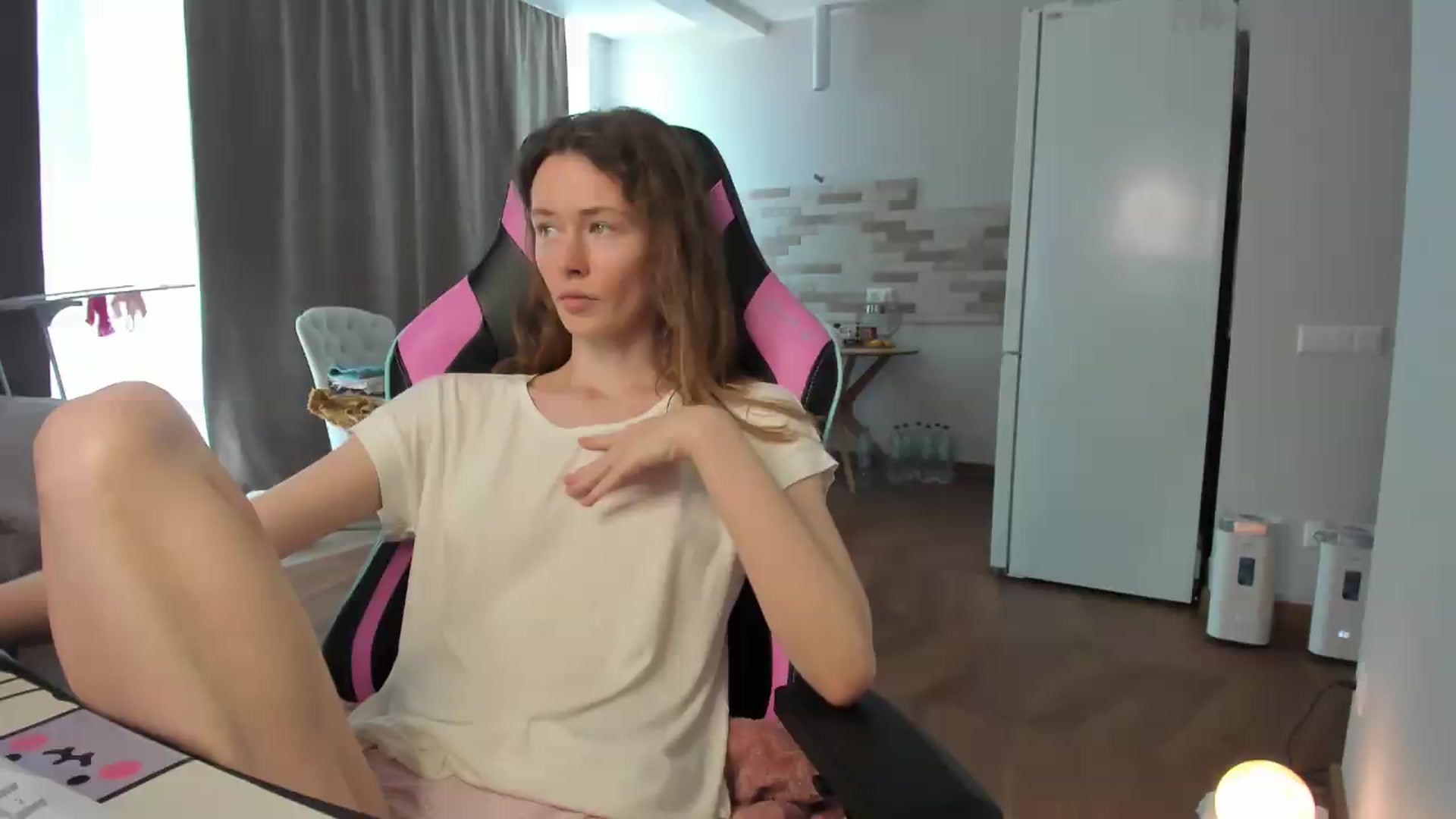 Gallery image thumbnail from Oksanafedorov's myfreecams stream on, 08/24/2026, 09:55 image 2 of 20