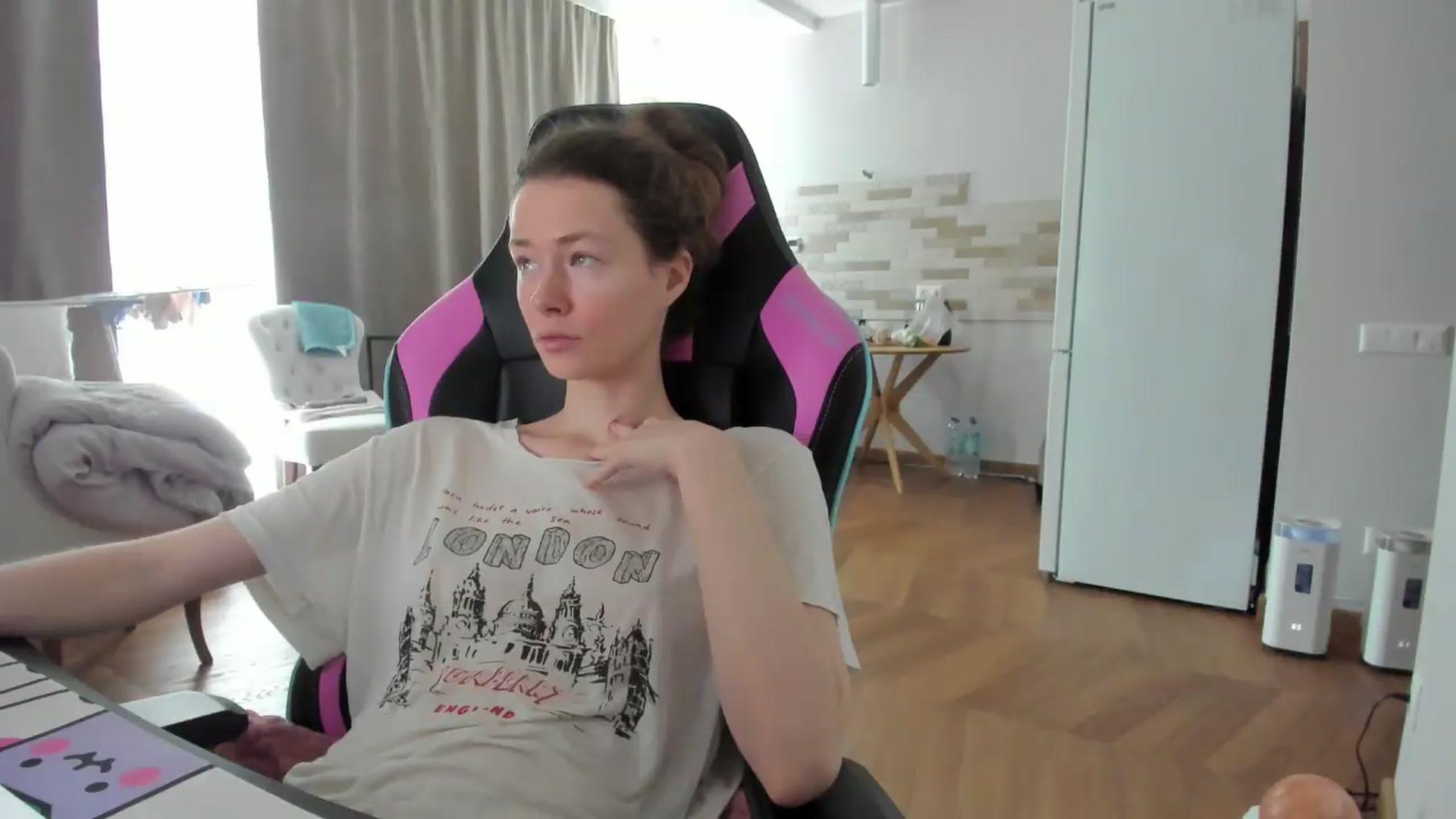 Gallery image thumbnail from Oksanafedorov's myfreecams stream on, 08/27/2026, 09:48 image 8 of 20