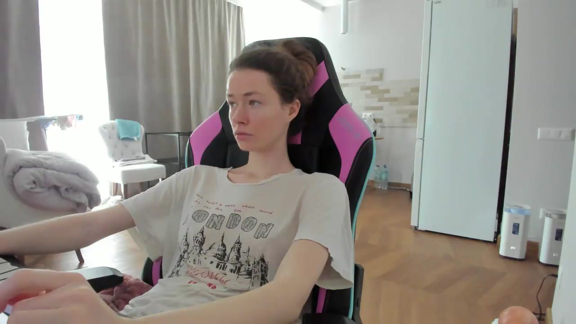 Gallery image thumbnail from Oksanafedorov's myfreecams stream on, 08/27/2026, 09:48 image 6 of 20