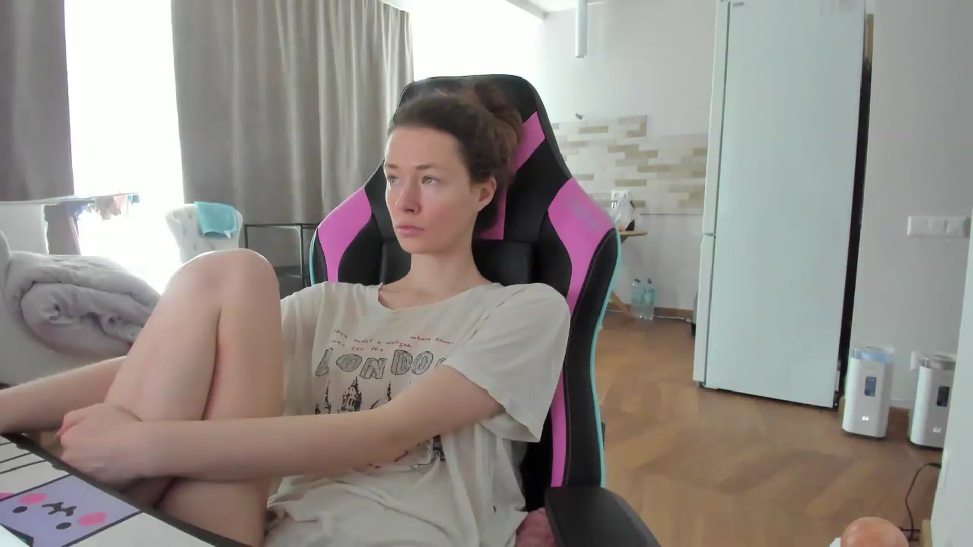 Gallery image thumbnail from Oksanafedorov's myfreecams stream on, 08/27/2026, 09:48 image 13 of 20