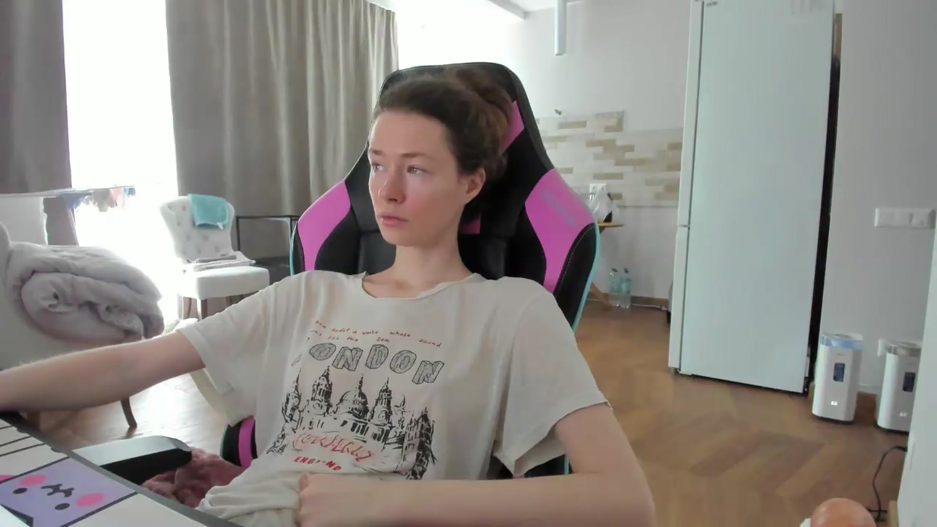 Gallery image thumbnail from Oksanafedorov's myfreecams stream on, 08/27/2026, 09:48 image 10 of 20