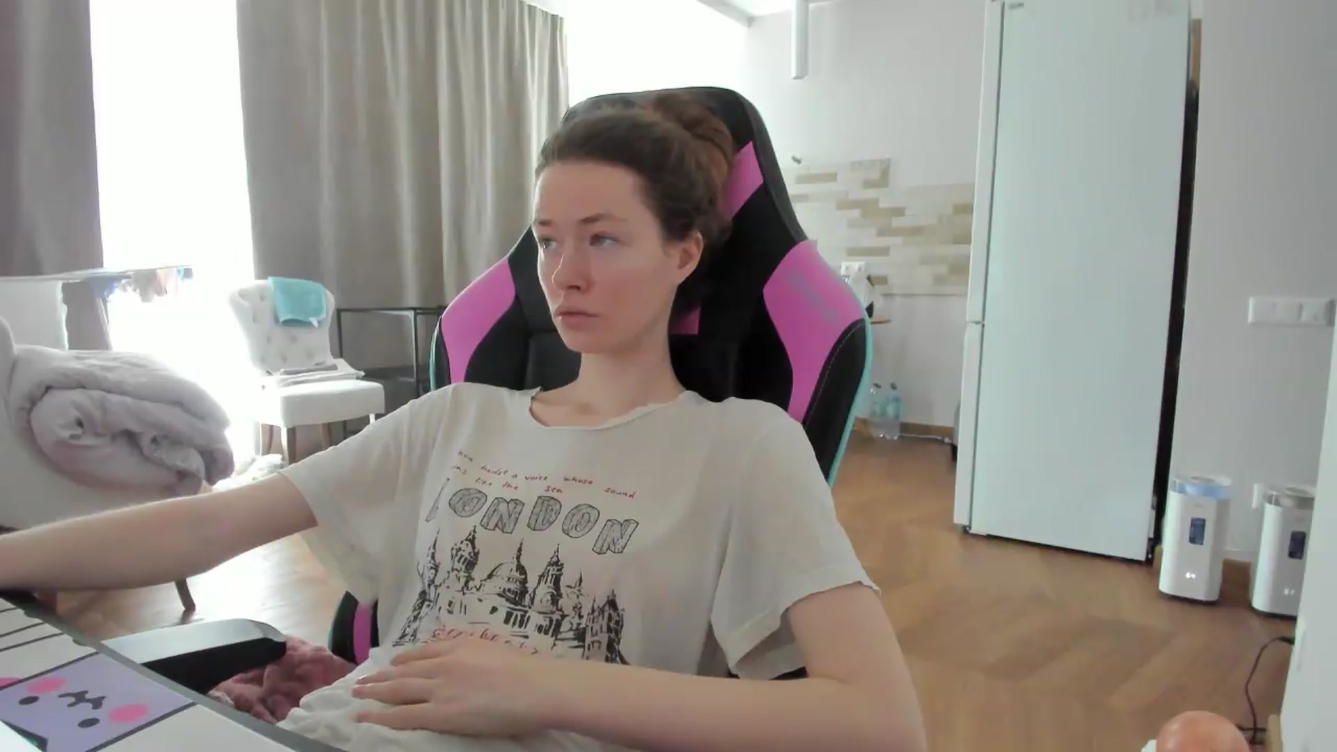 Gallery image thumbnail from Oksanafedorov's myfreecams stream on, 08/27/2026, 09:48 image 5 of 20