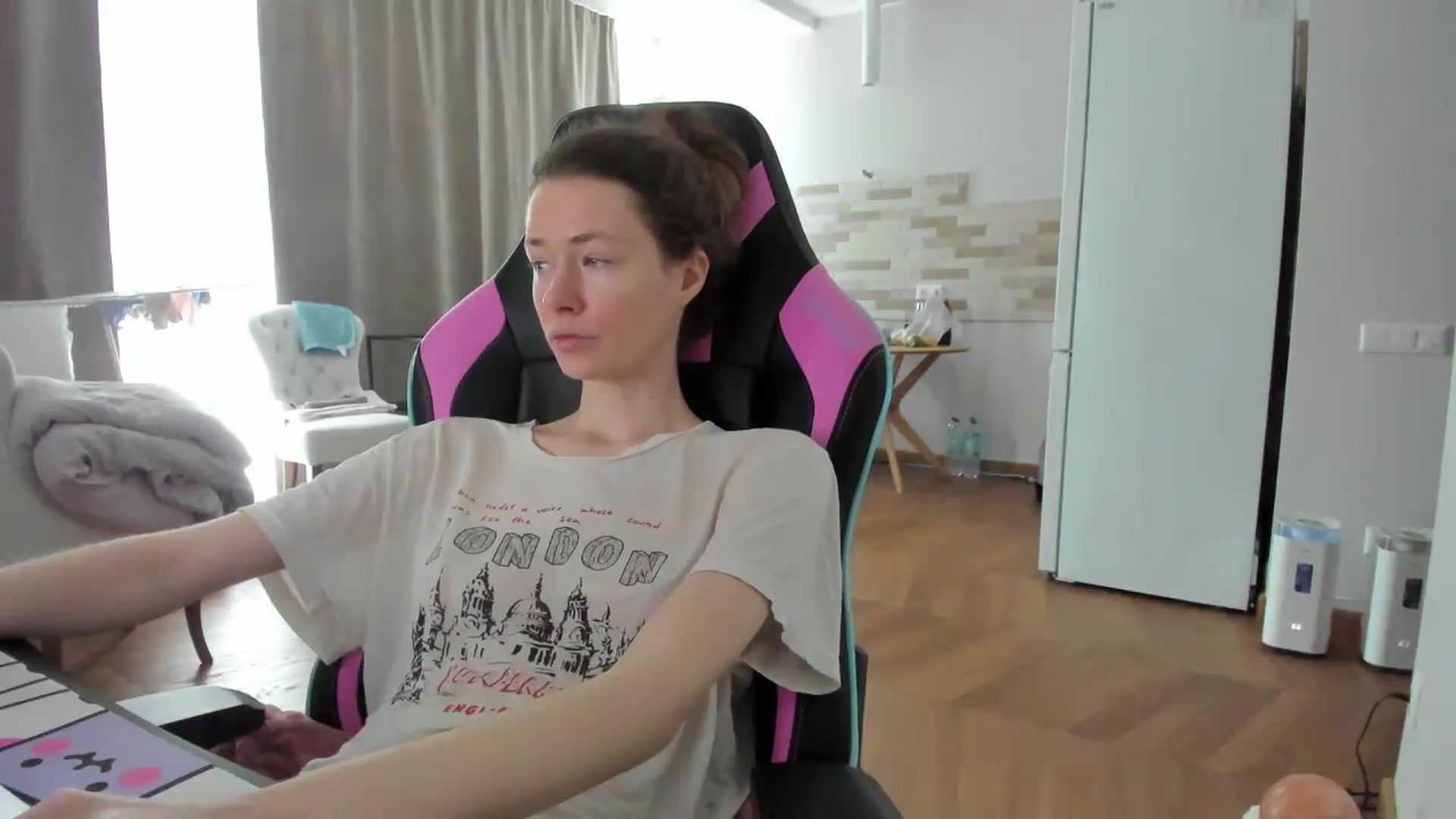 Gallery image thumbnail from Oksanafedorov's myfreecams stream on, 08/27/2026, 09:48 image 9 of 20