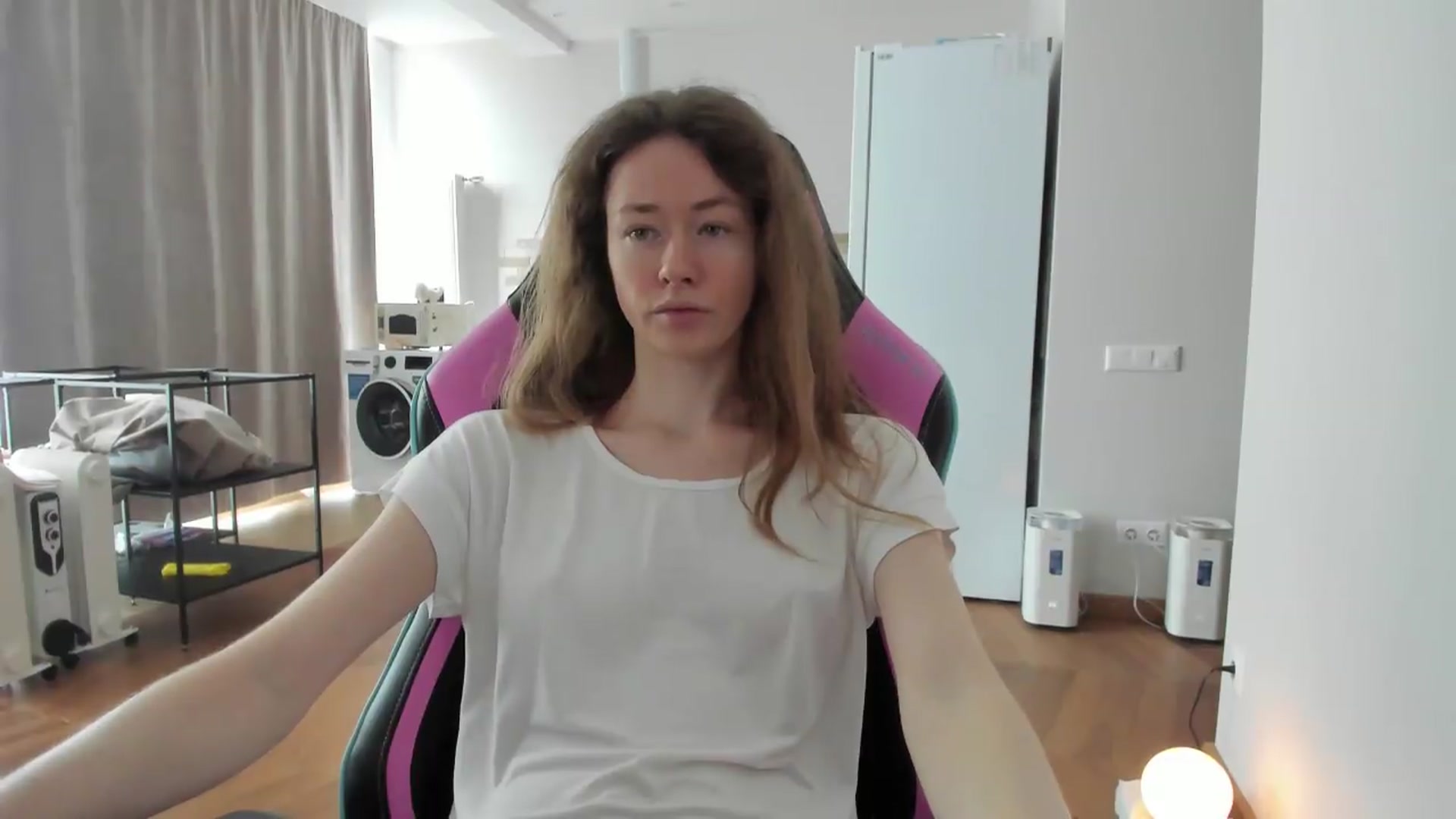 Gallery image thumbnail from Oksanafedorov's myfreecams stream on, 08/29/2026, 10:23 image 19 of 20