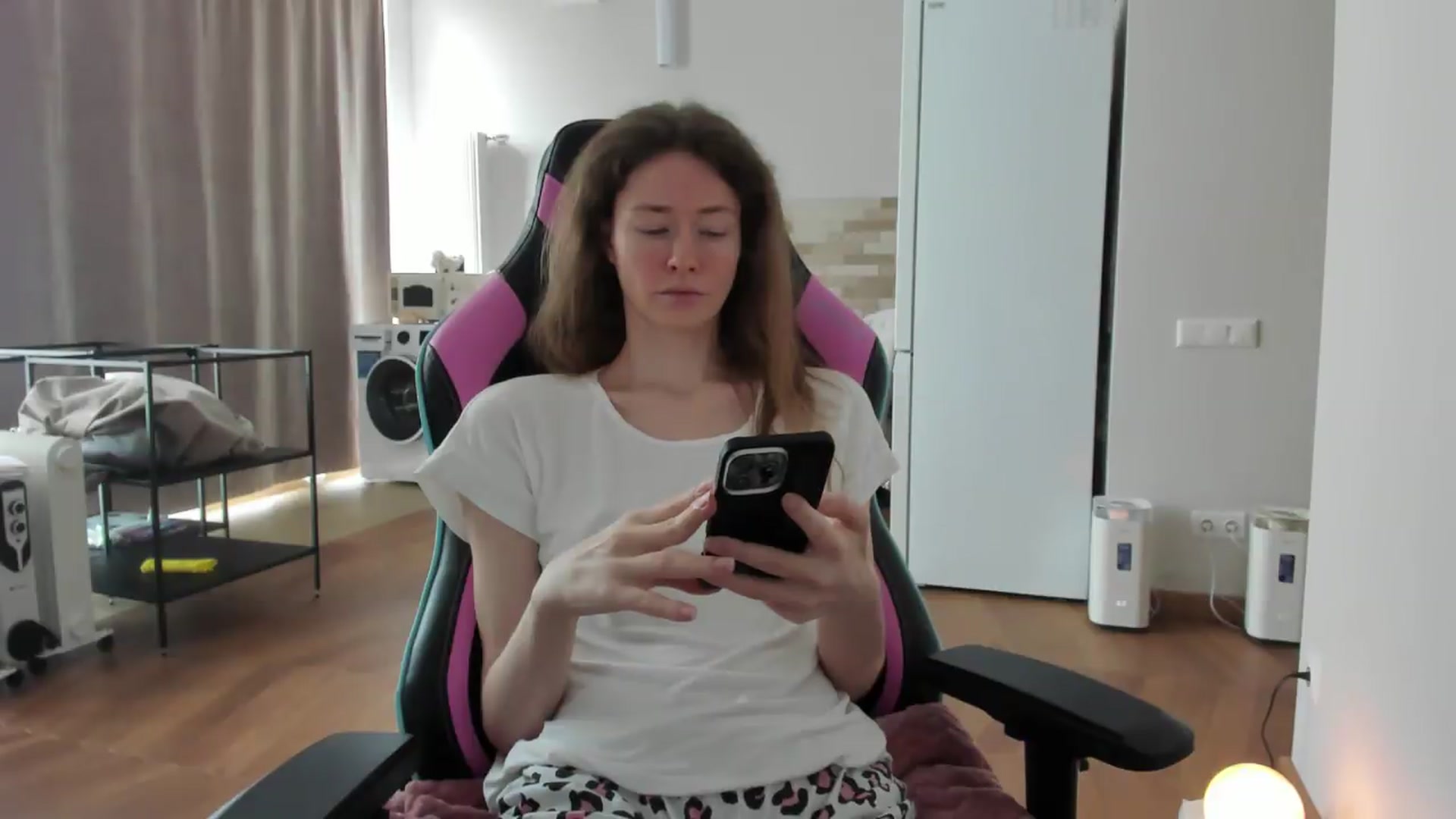 Gallery image thumbnail from Oksanafedorov's myfreecams stream on, 08/29/2026, 11:31 image 2 of 20