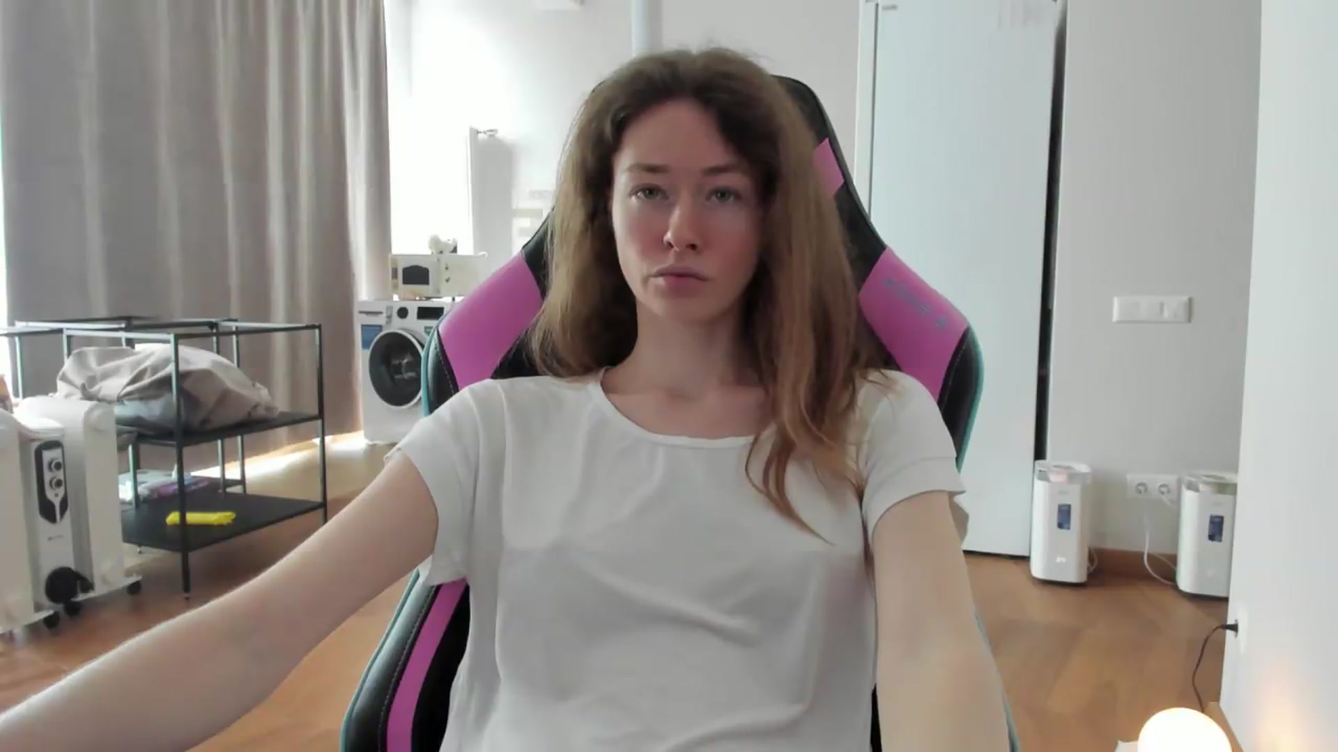 Gallery image thumbnail from Oksanafedorov's myfreecams stream on, 08/29/2026, 11:31 image 3 of 20