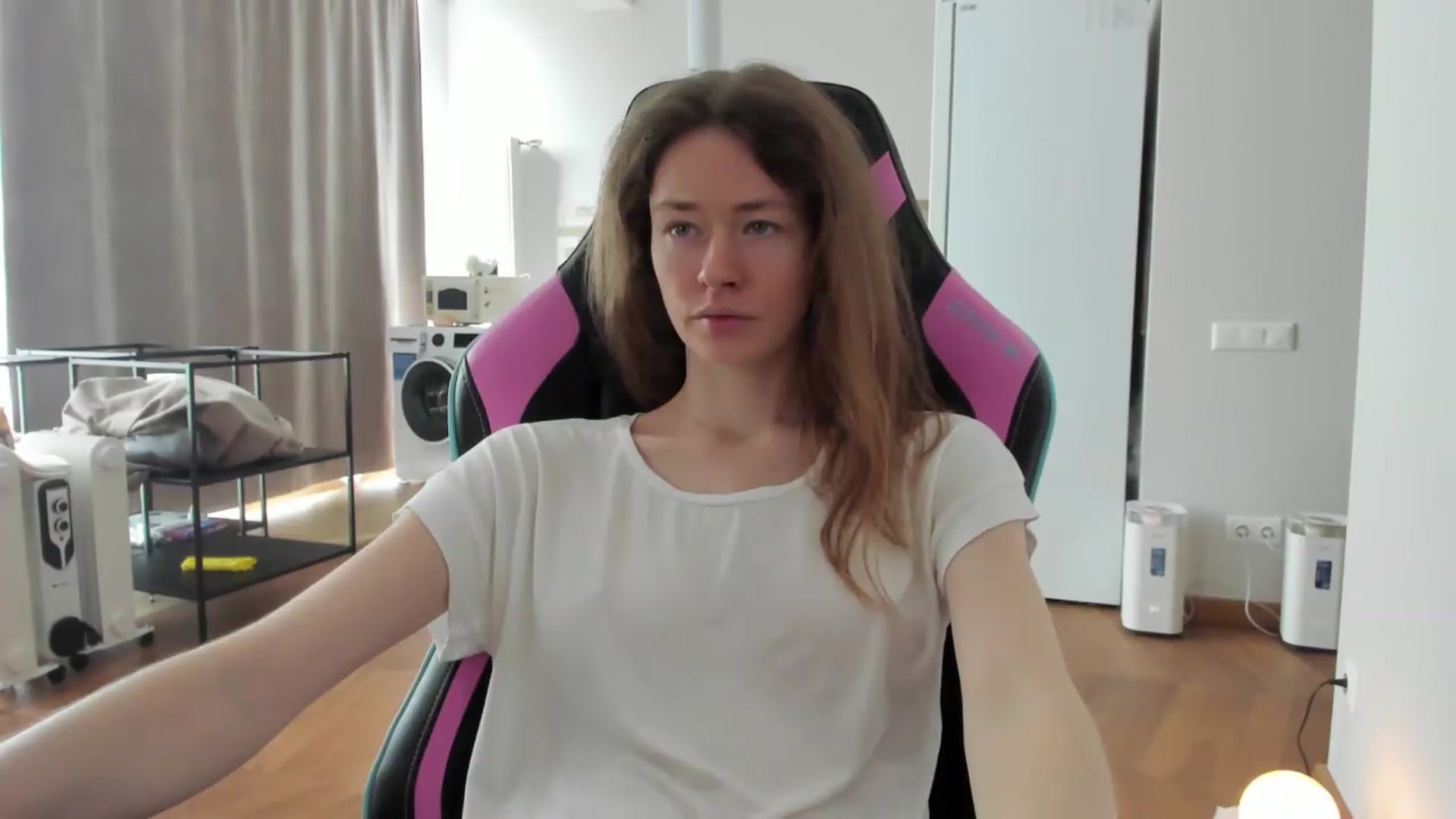 Gallery image thumbnail from Oksanafedorov's myfreecams stream on, 08/29/2026, 11:31 image 8 of 20