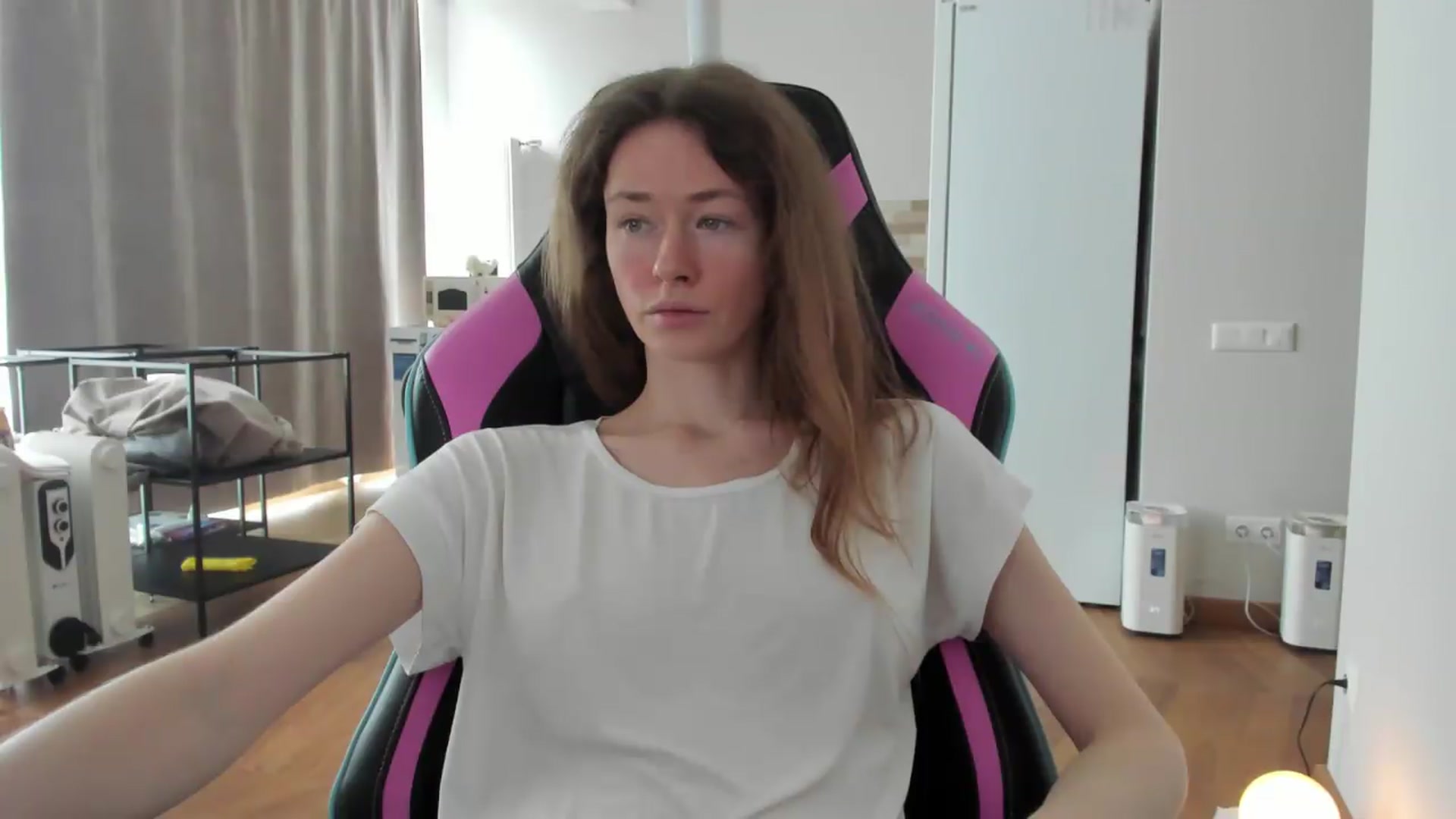 Gallery image thumbnail from Oksanafedorov's myfreecams stream on, 08/29/2026, 11:31 image 6 of 20