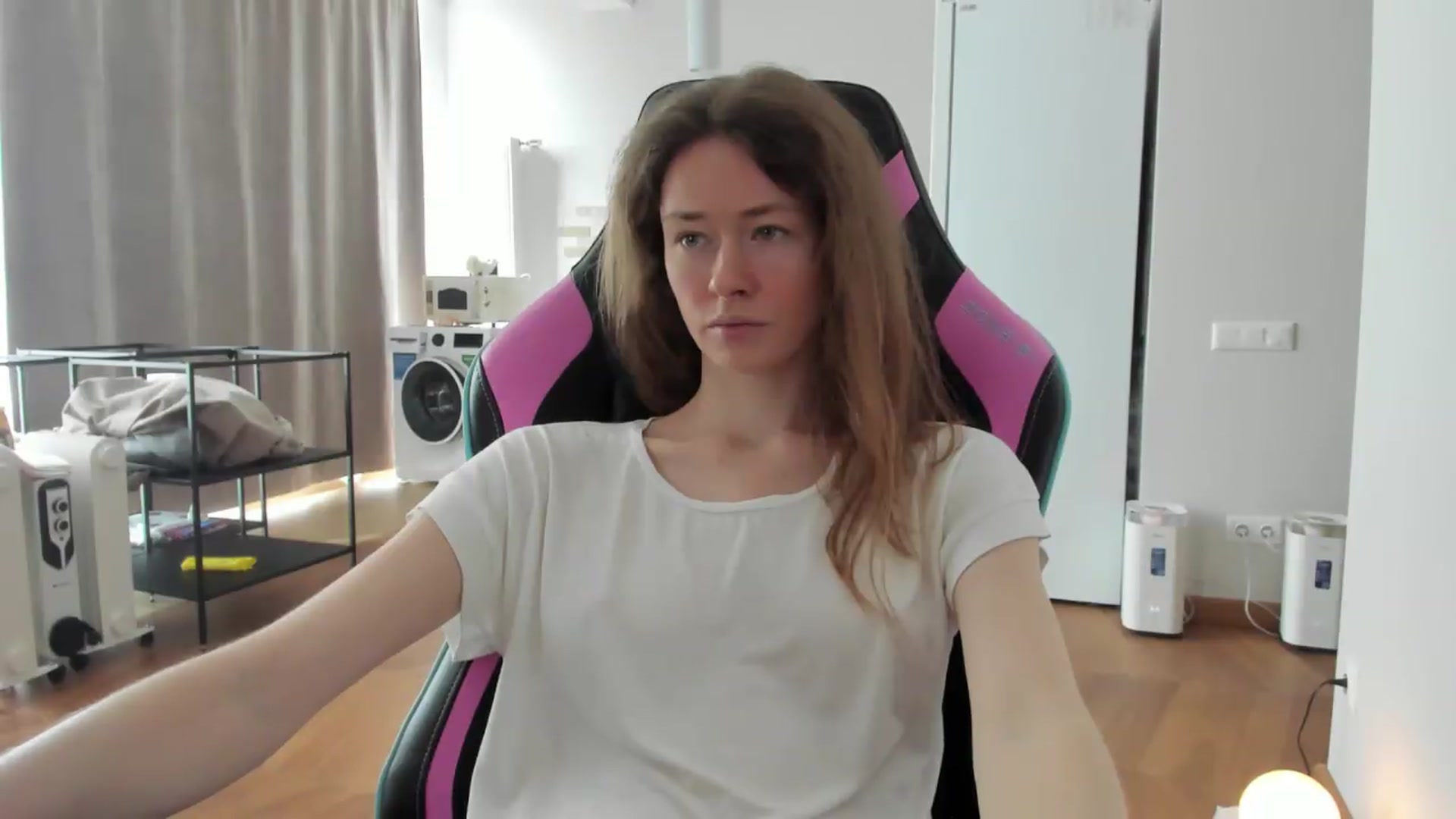 Gallery image thumbnail from Oksanafedorov's myfreecams stream on, 08/29/2026, 11:31 image 9 of 20