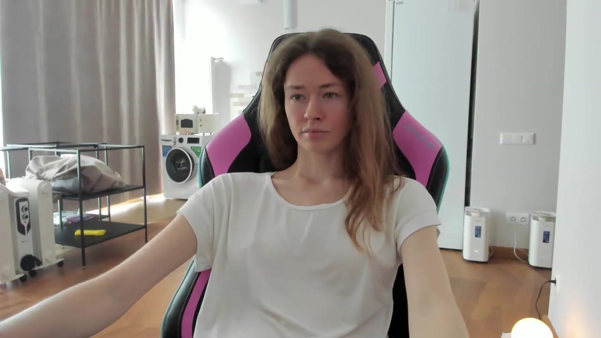 Gallery image thumbnail from Oksanafedorov's myfreecams stream on, 08/29/2026, 11:31 image 12 of 20